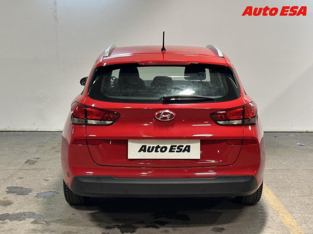 Hyundai i30, 1.6 CRDi,2.maj,servis.kniha - fotka 5