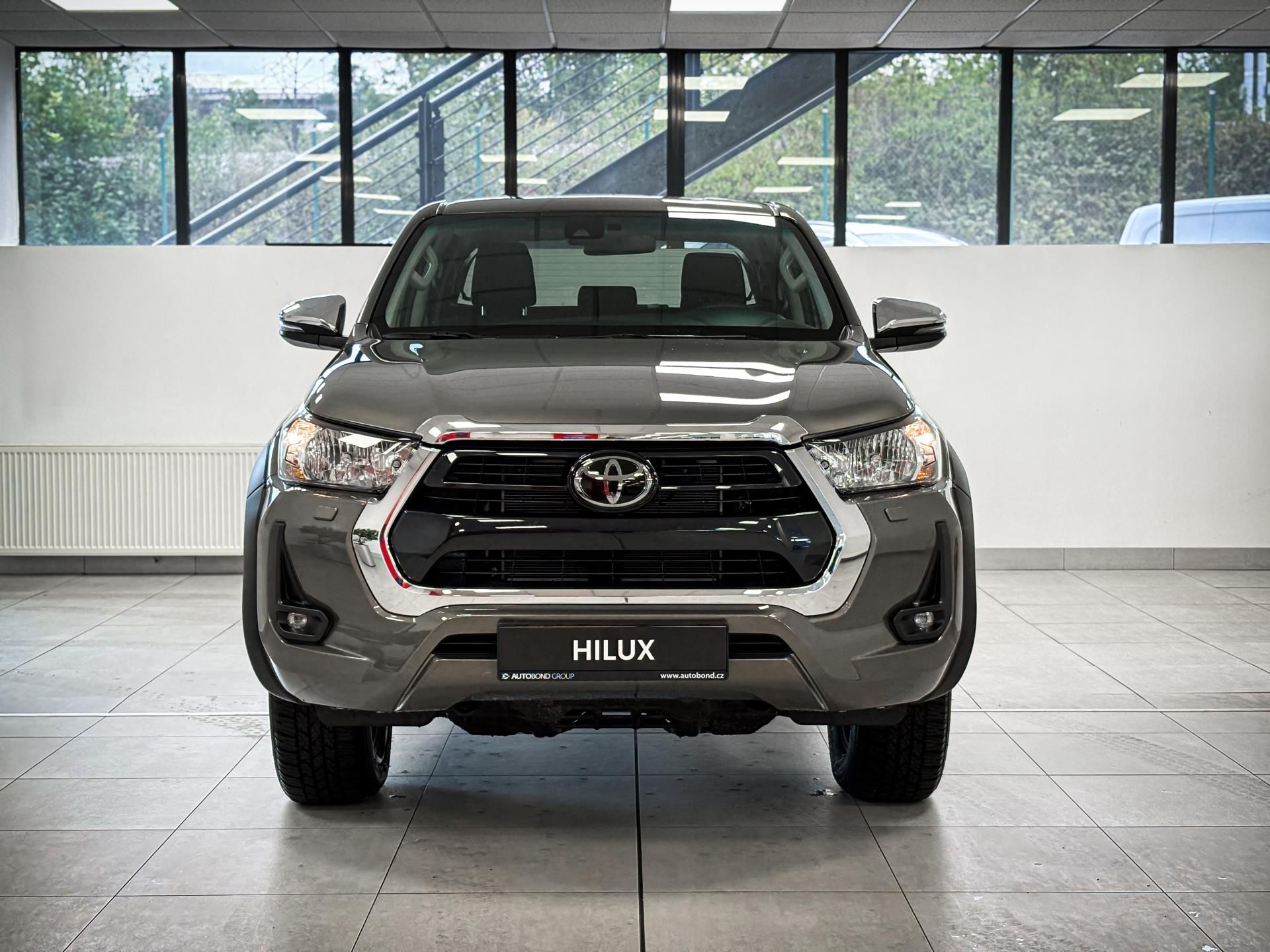 Toyota Hilux, 2,8 Diesel, 6st (4x4), Invinci - fotka 2