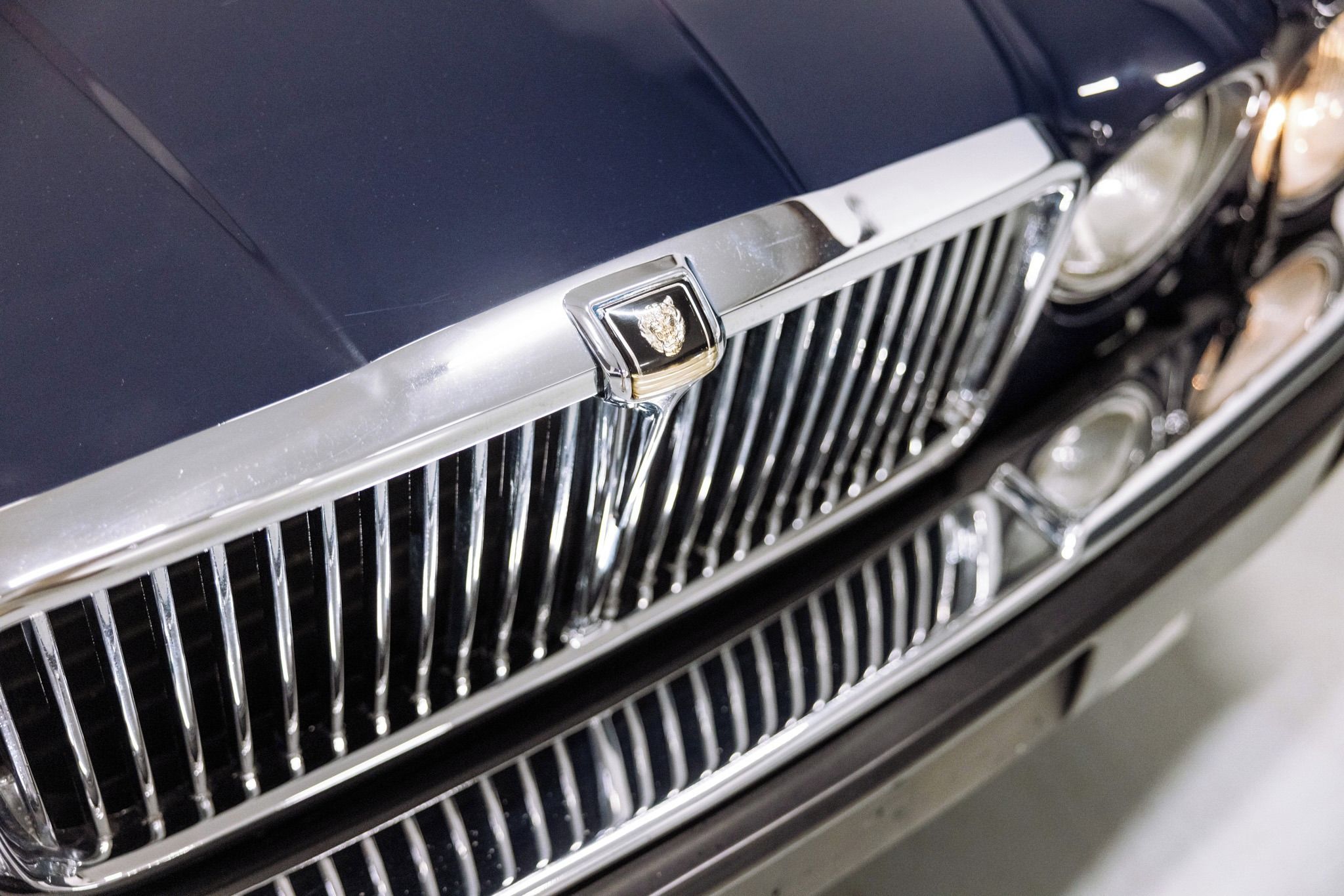Jaguar XJ, 5.3 V12 SOVEREIGN-PO SERVISU - fotka 6