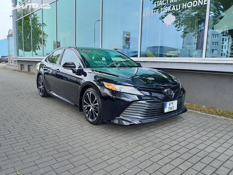 Toyota Camry, XLE 3,6V6 1.maj. ČR