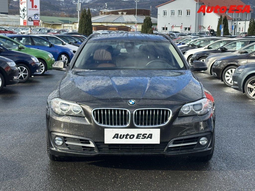 BMW Řada 5, 530D xD,AT,navi,headUP - fotka 2