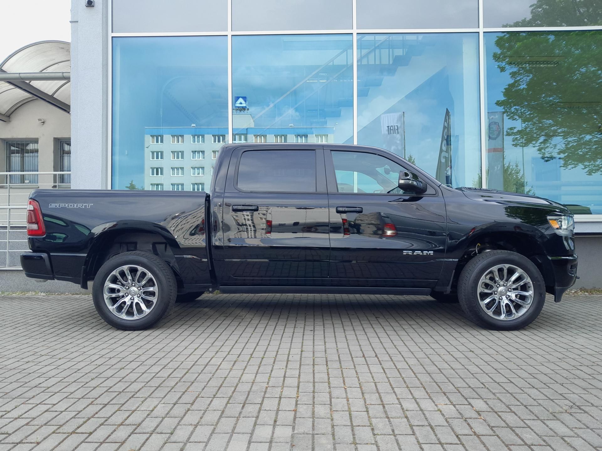 Dodge Ram, 1500, 5.7 V8  Laramie - fotka 5