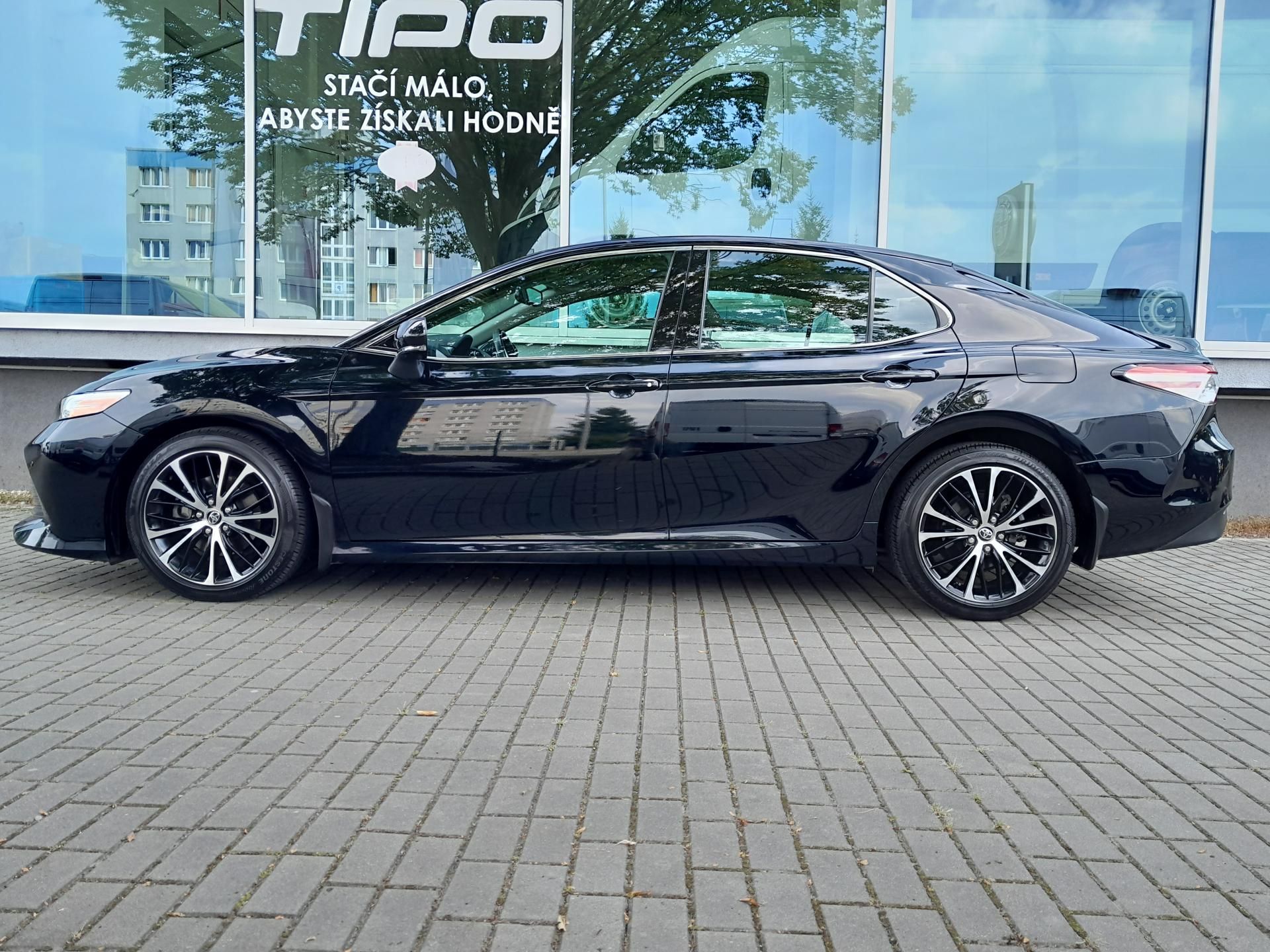 Toyota Camry, XLE 3,6V6 1.maj. ČR - fotka 6