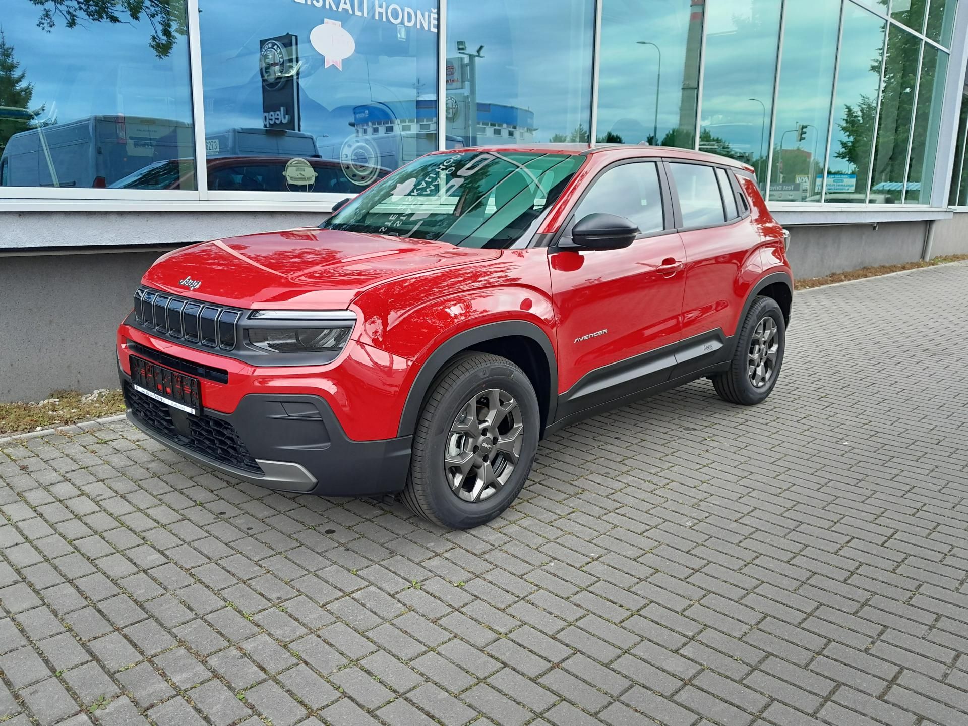 Jeep Avenger, Longitude 1,2 110PS automat - fotka 2