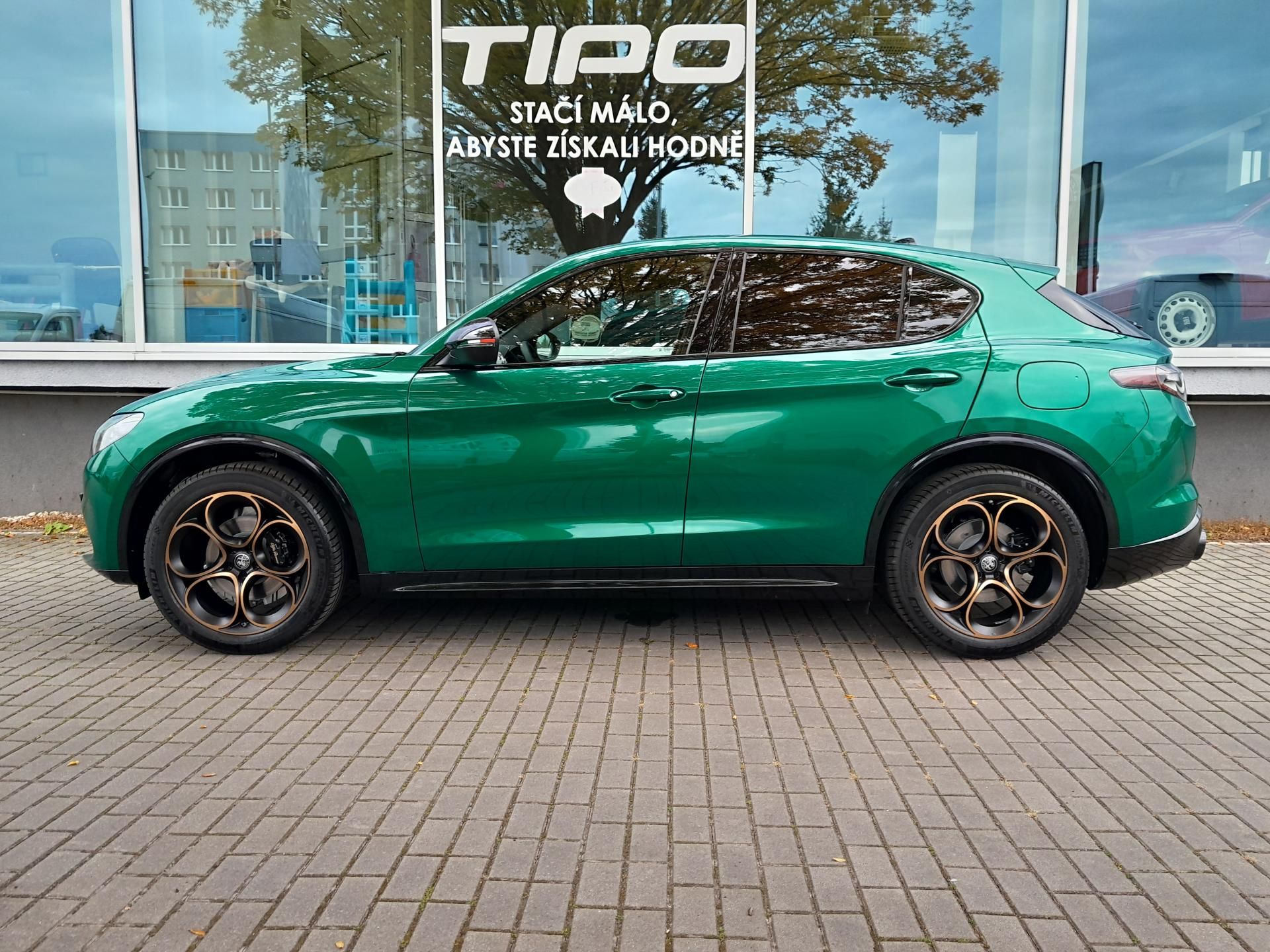 Alfa Romeo Stelvio, Intensa  4x4 2,0 280PS - fotka 6