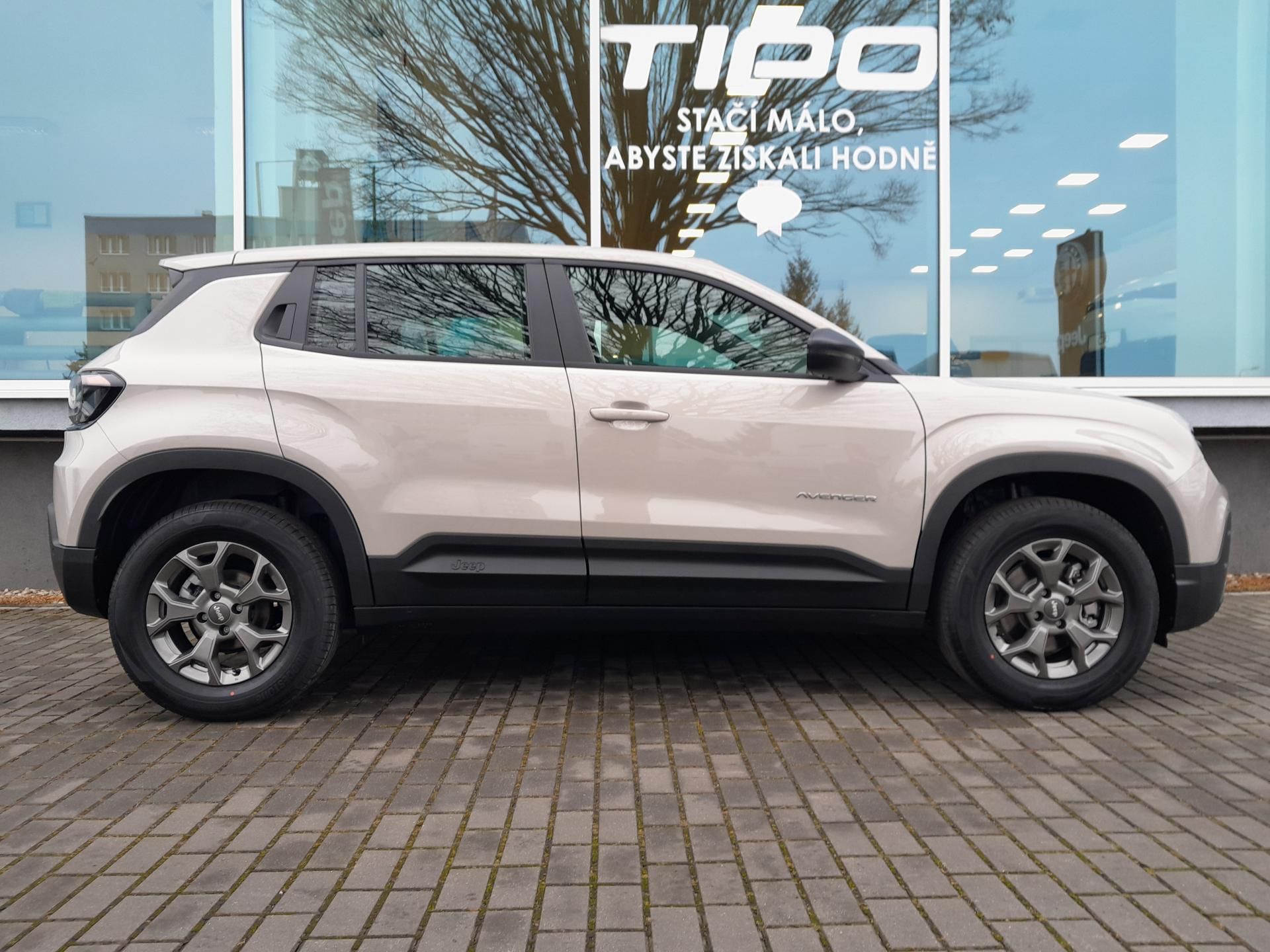 Jeep Avenger, Longitude 1,2 110 PS automat - fotka 5