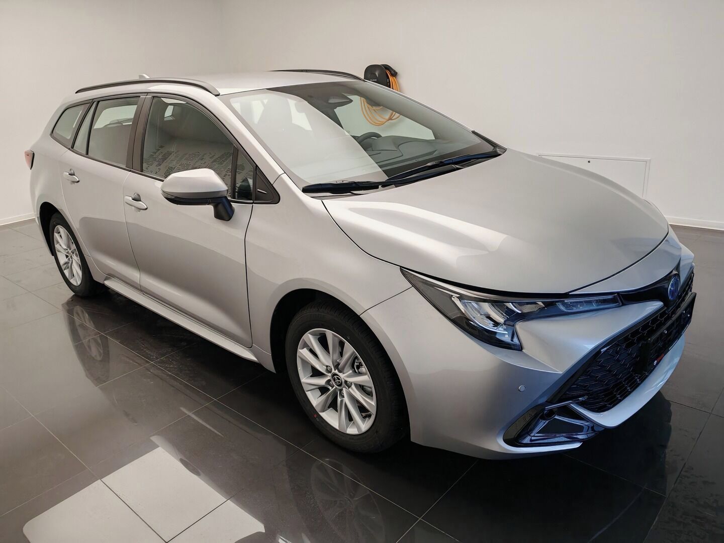 Toyota Corolla, 1.8 Hybrid e-CVT Comfort - fotka 3
