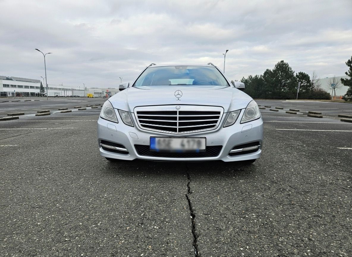 Mercedes-Benz Třídy E, Mercedes-Benz E 350 CDI 4MATIC - fotka 3