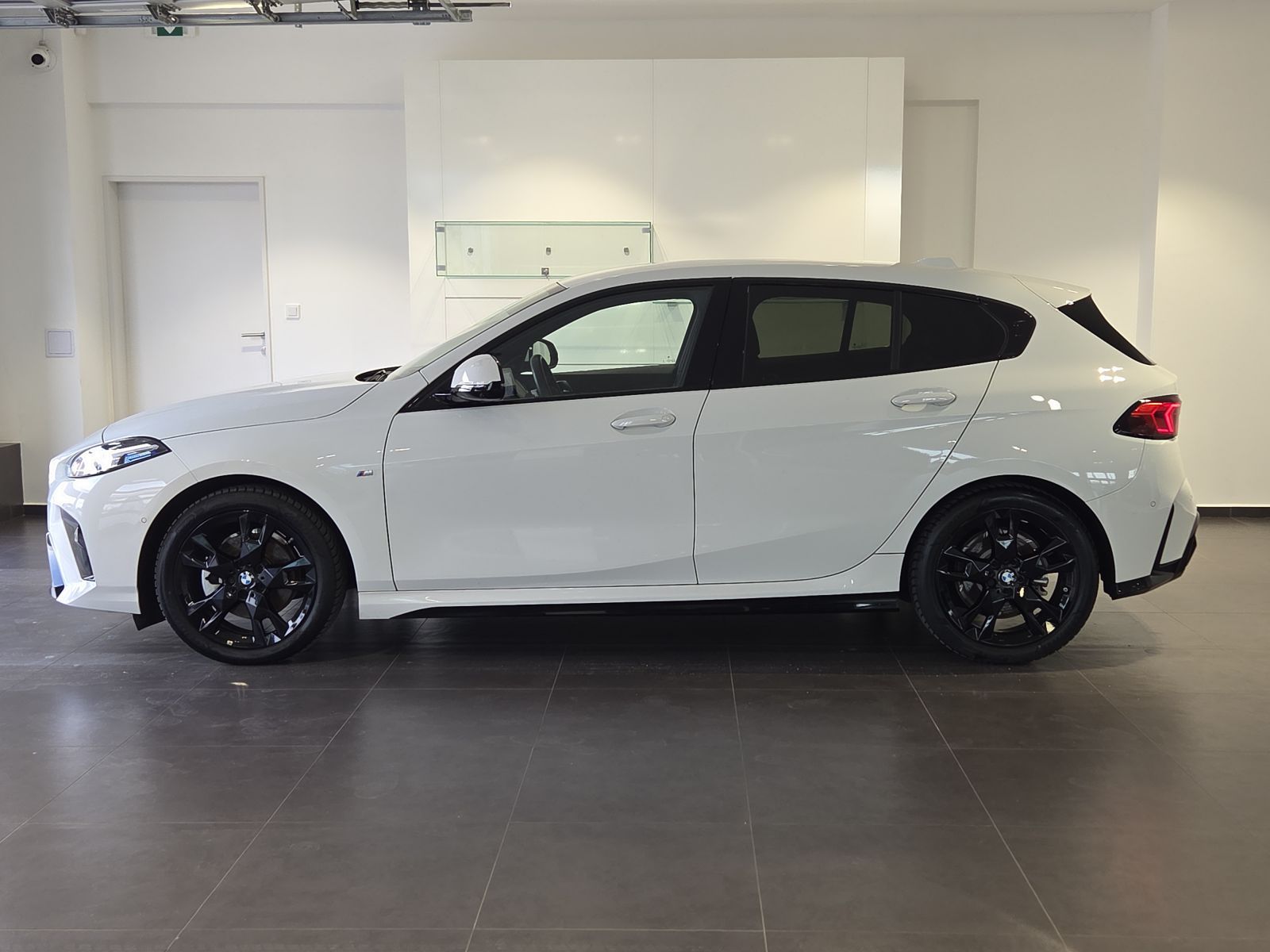 BMW Řada 1, 120i M Sport - fotka 2