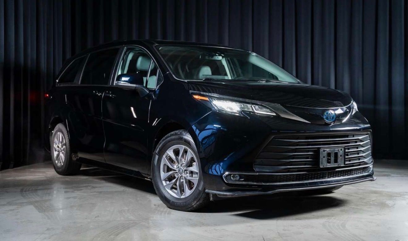 Toyota Sienna, 2.5L Hybrid XLE - fotka 2