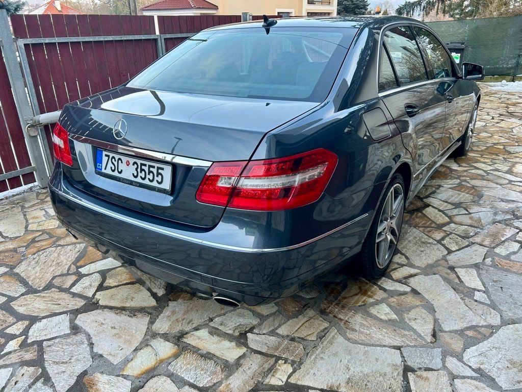 Mercedes-Benz Třídy E, 350CGI 200KW 4 MATIC AVANTGARD - fotka 4