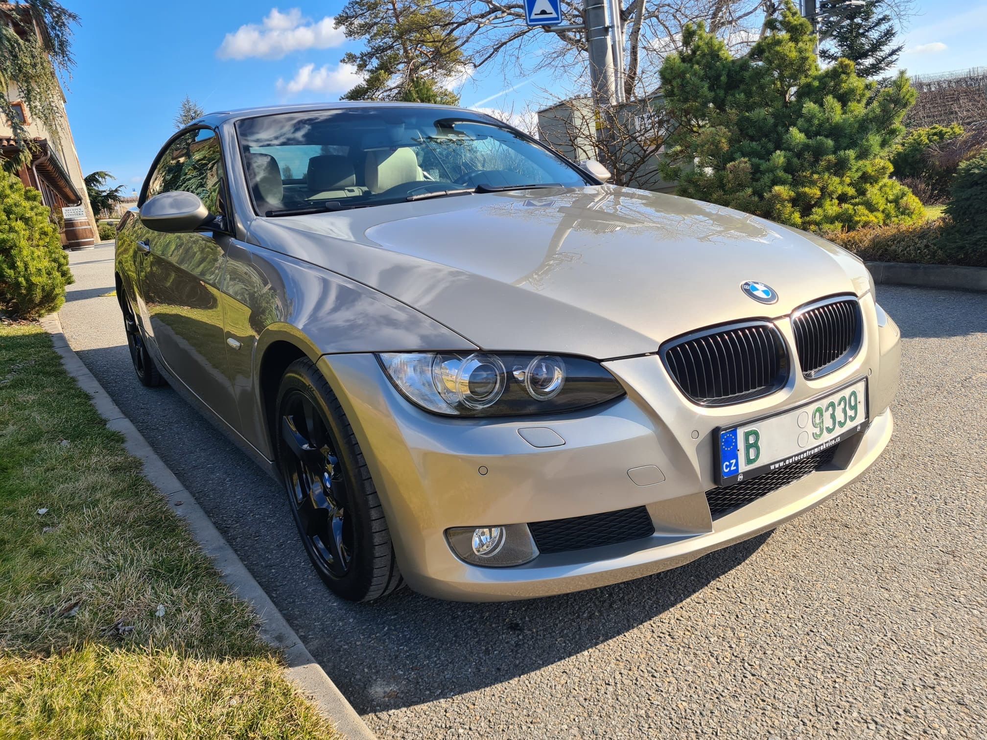 BMW Řada 3, 320 D 130KW - fotka 2