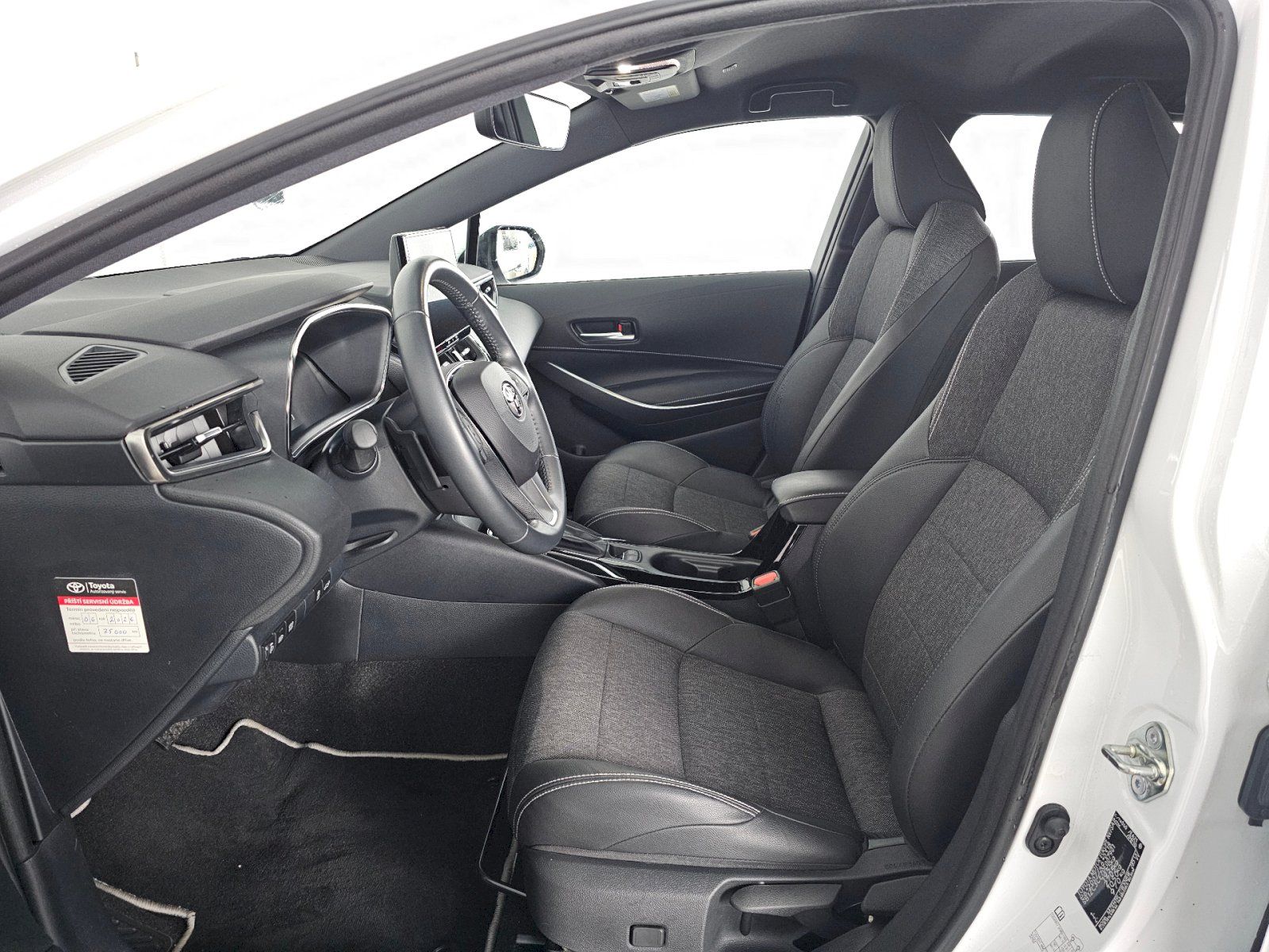 Toyota Corolla, 2.0HEV 197k STYLE - fotka 6