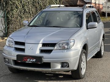 Navigator 2.0i 4x4 KLIMA ALU