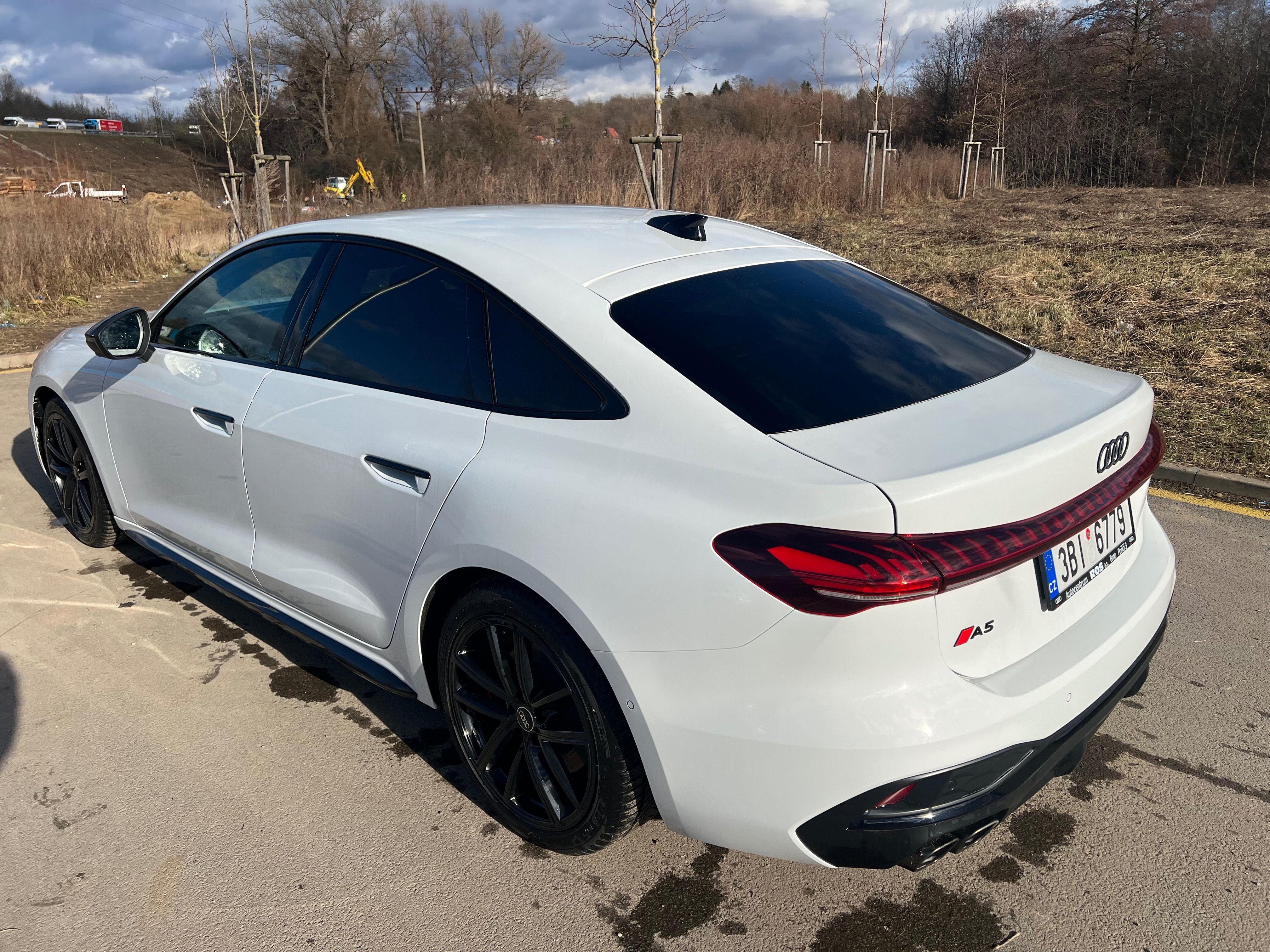 Audi A5, S-line,.MAX v + neztop +n.pneu - fotka 4