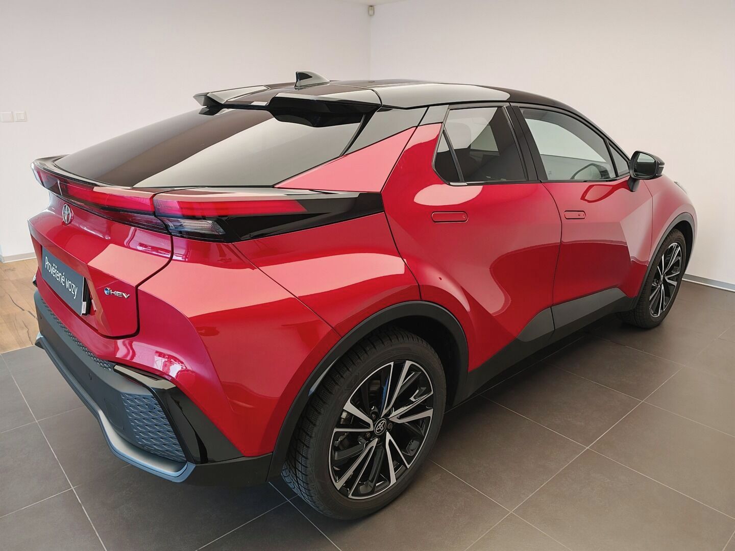 Toyota C-HR, 2.0 Hybrid GR Sport - fotka 4