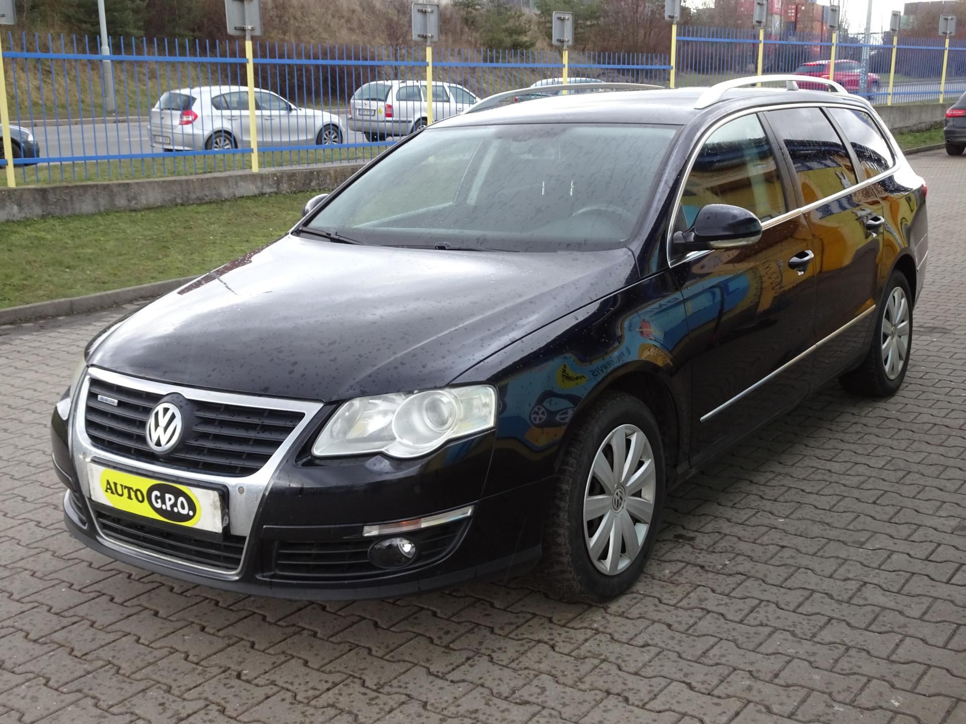 Volkswagen Passat, 2.0 TDi Combi DSG - fotka 3