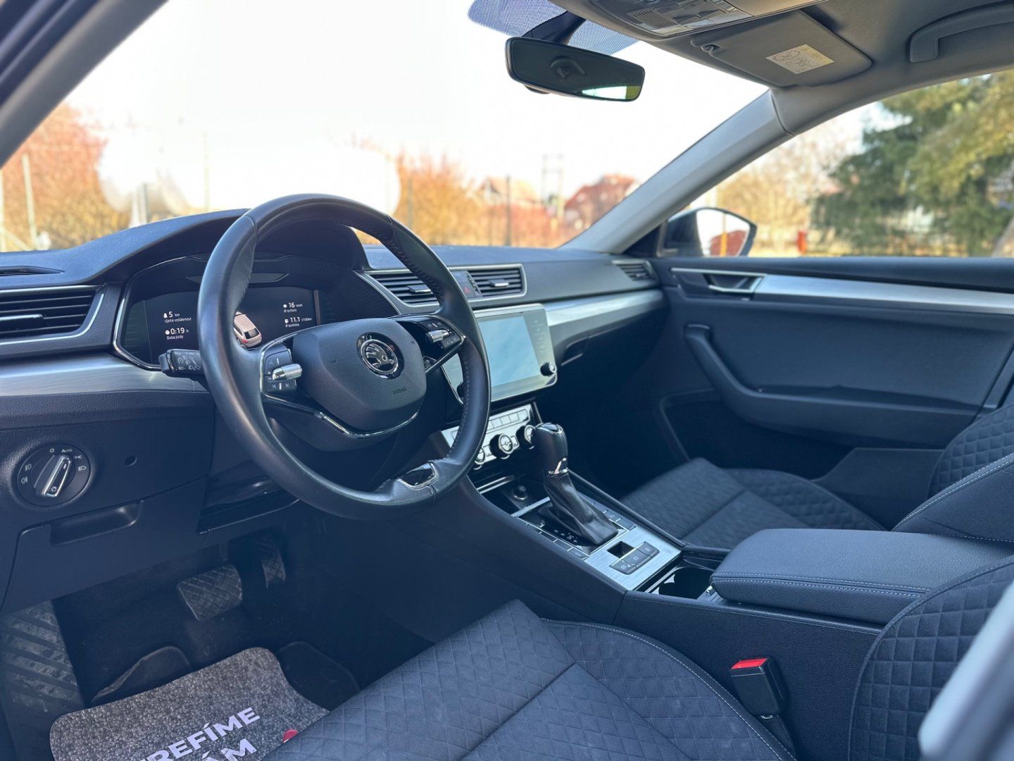 Škoda Superb, 2.0TDi VIRTUAL,KAMERA,1.MAJ. - fotka 5