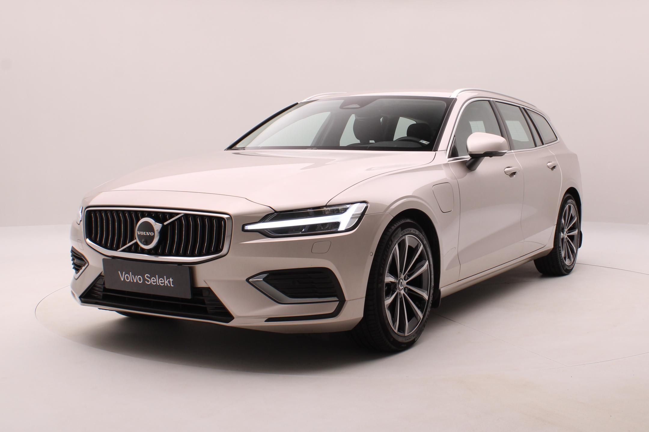 Volvo V60, T6 AWD RECHARGE CORE AUT CZ