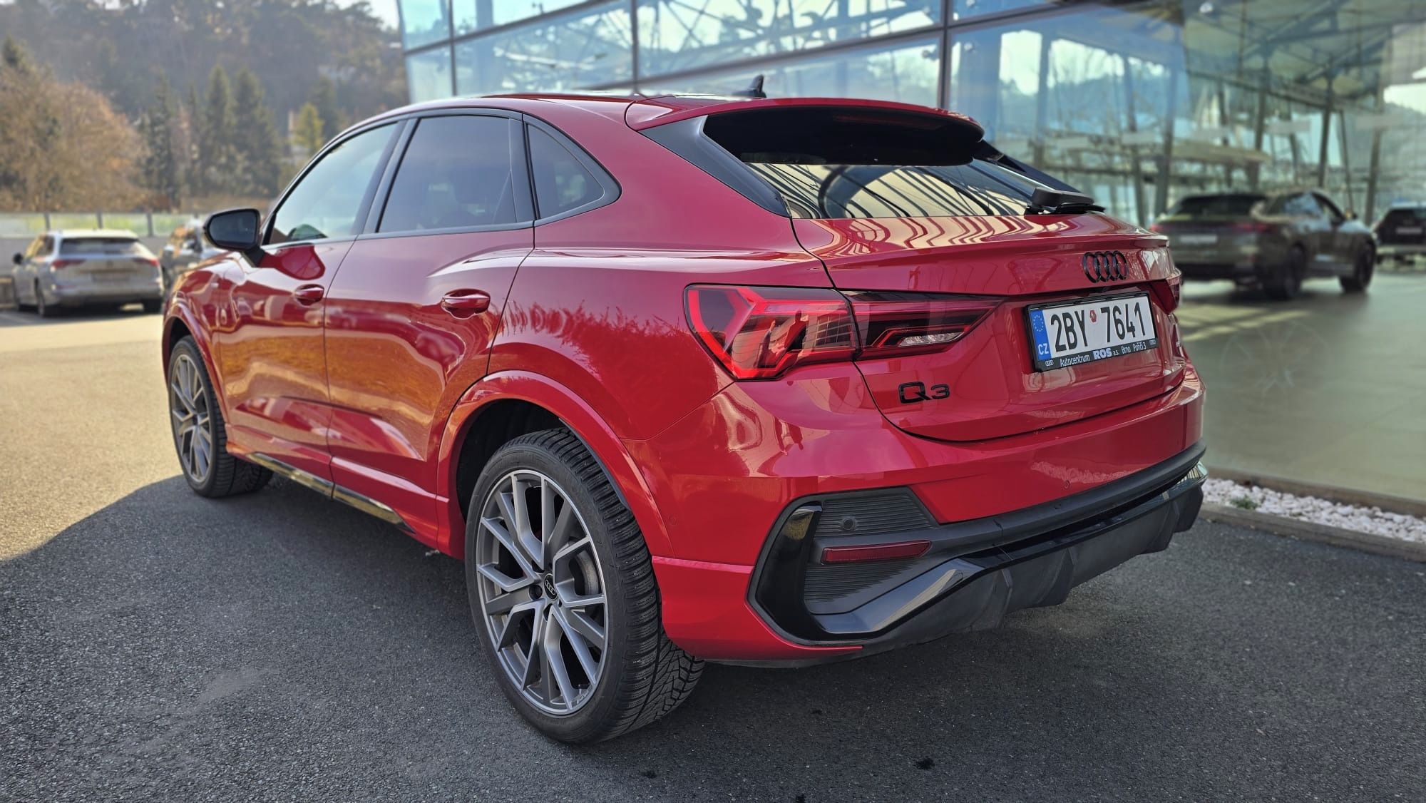 Audi Q3, SB S line 45 TFSI quattro - fotka 4