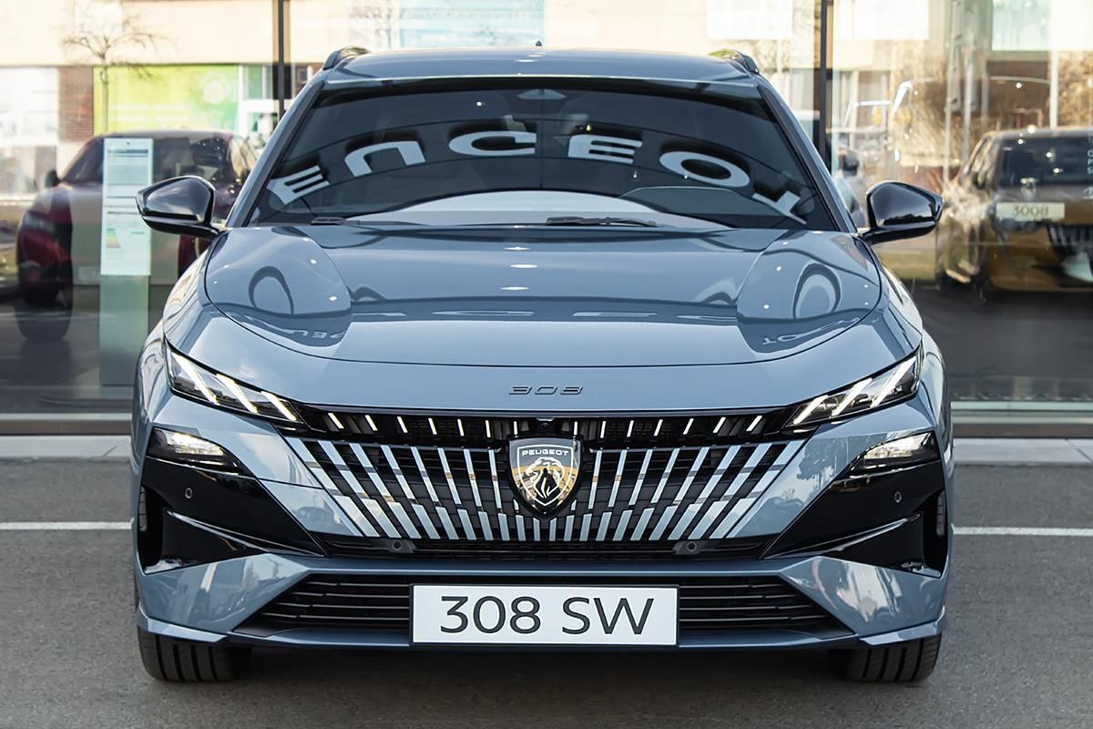 Peugeot 308, ë-GT 115 kW/157k 58kWh  SW - fotka 2