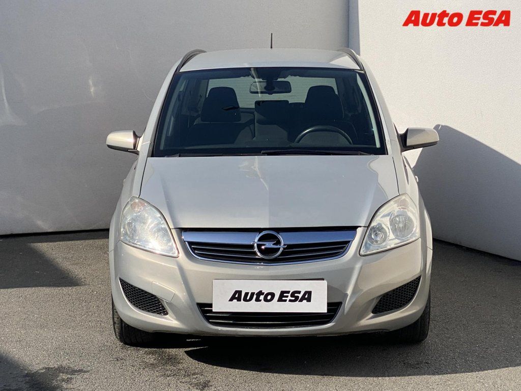 Opel Zafira, 1.8 i 7míst,AC,tempo - fotka 2