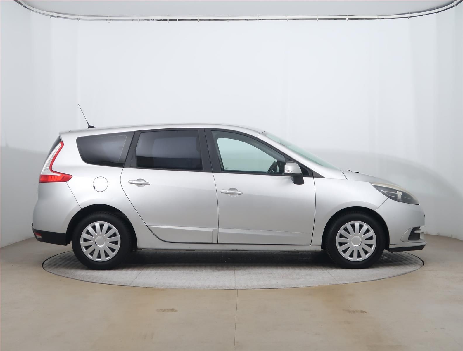 Renault Grand Scénic, 1.5 dCi, Automatická klima - fotka 6