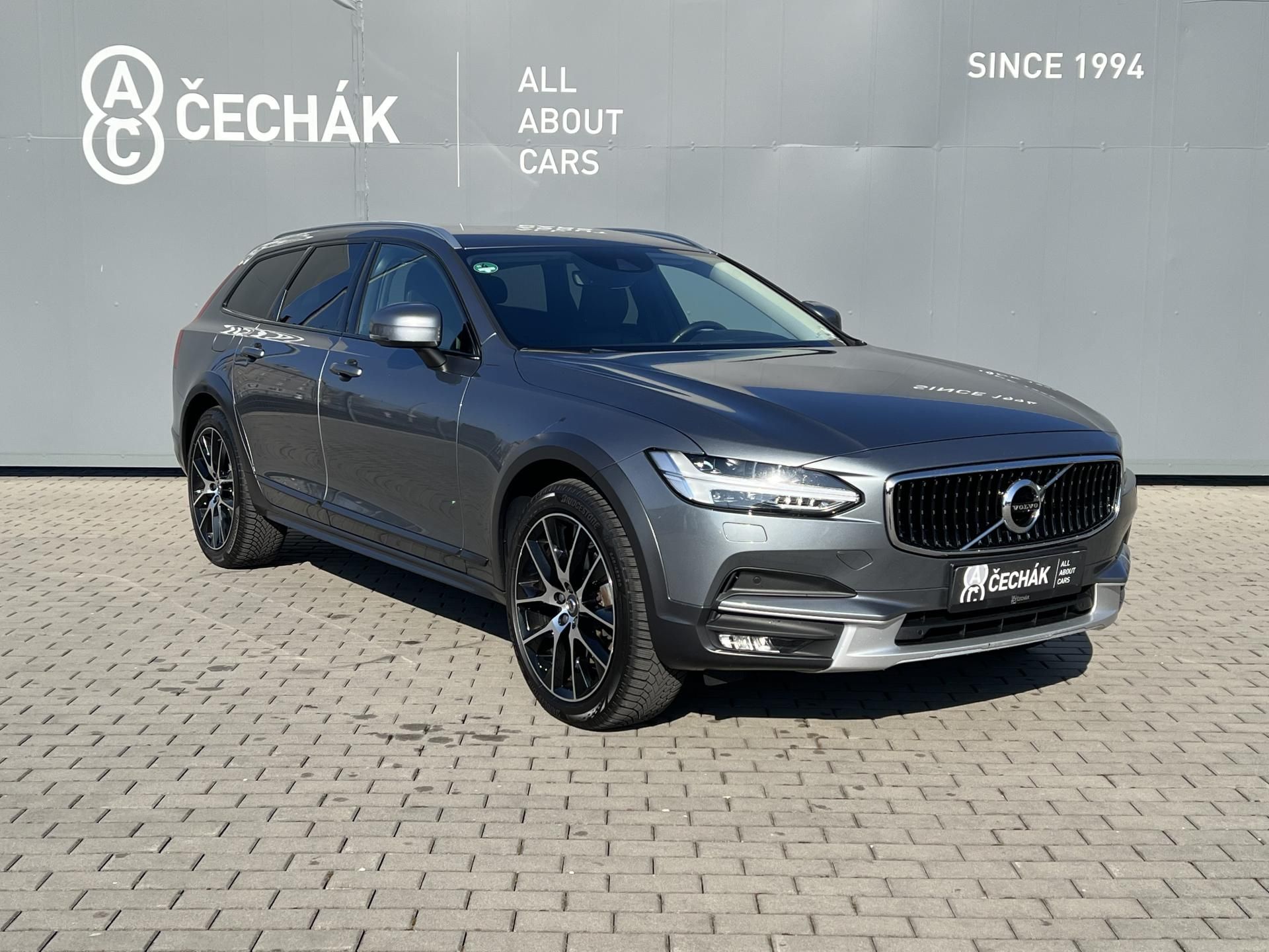 Volvo V90, 2.0d*173Kw*CrossCountry*4x4*AT - fotka 3