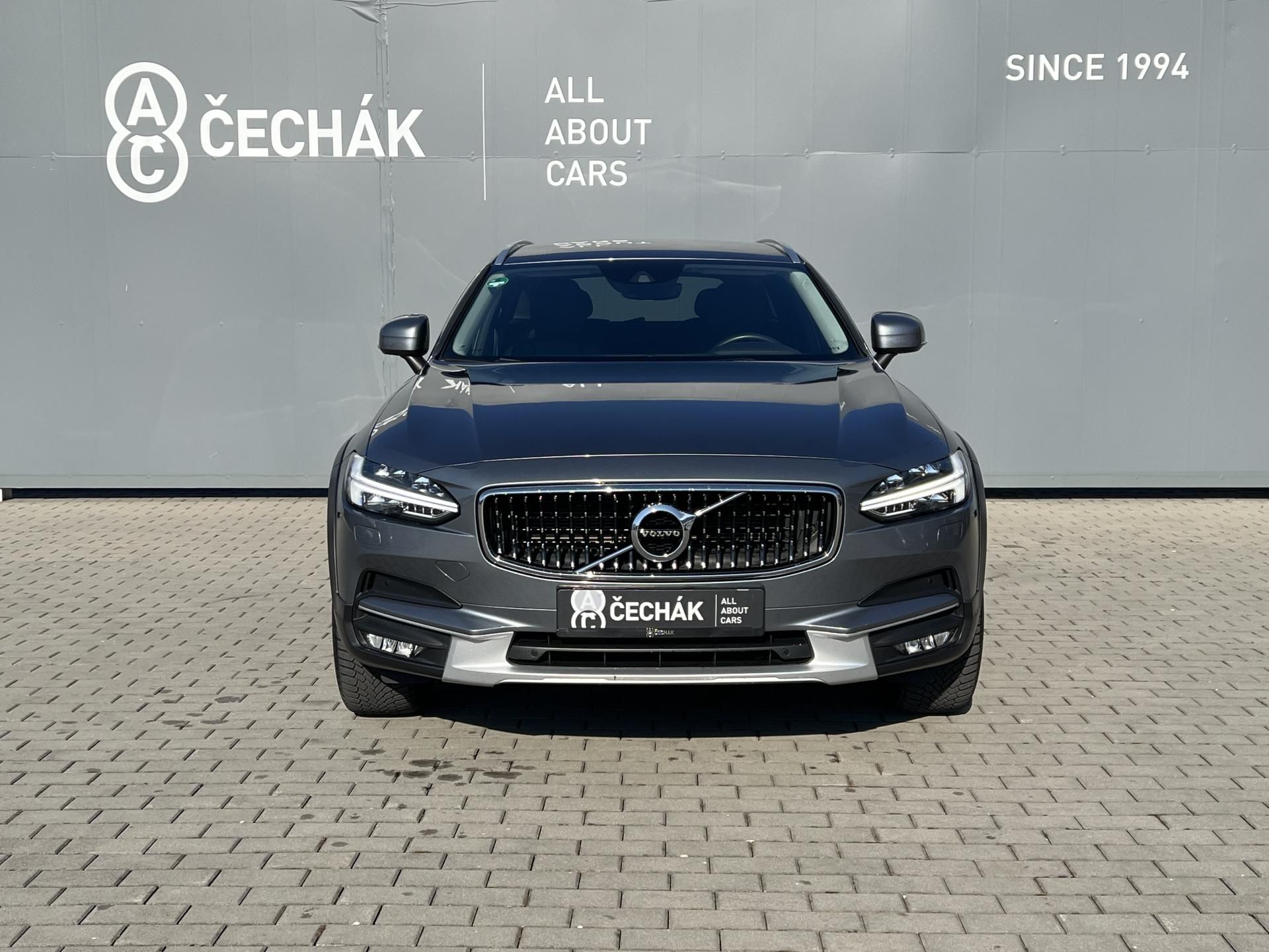 Volvo V90, 2.0d*173Kw*CrossCountry*4x4*AT - fotka 2