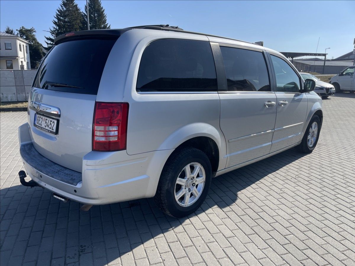Chrysler Town & Country, 3,8 i V6 RT LPG Automat 7míst - fotka 4