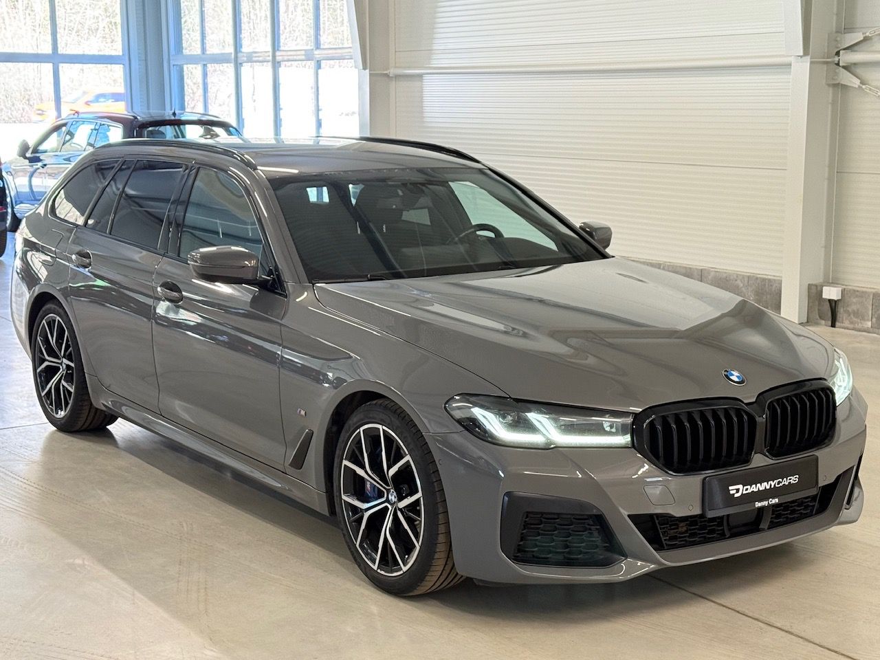 BMW Řada 5, 530d xDrive, G31 LCI, paket M - fotka 3