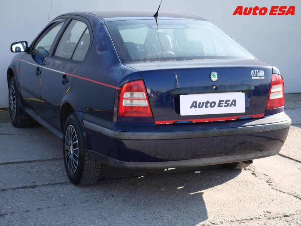 Škoda Octavia, 1.6i - fotka 4