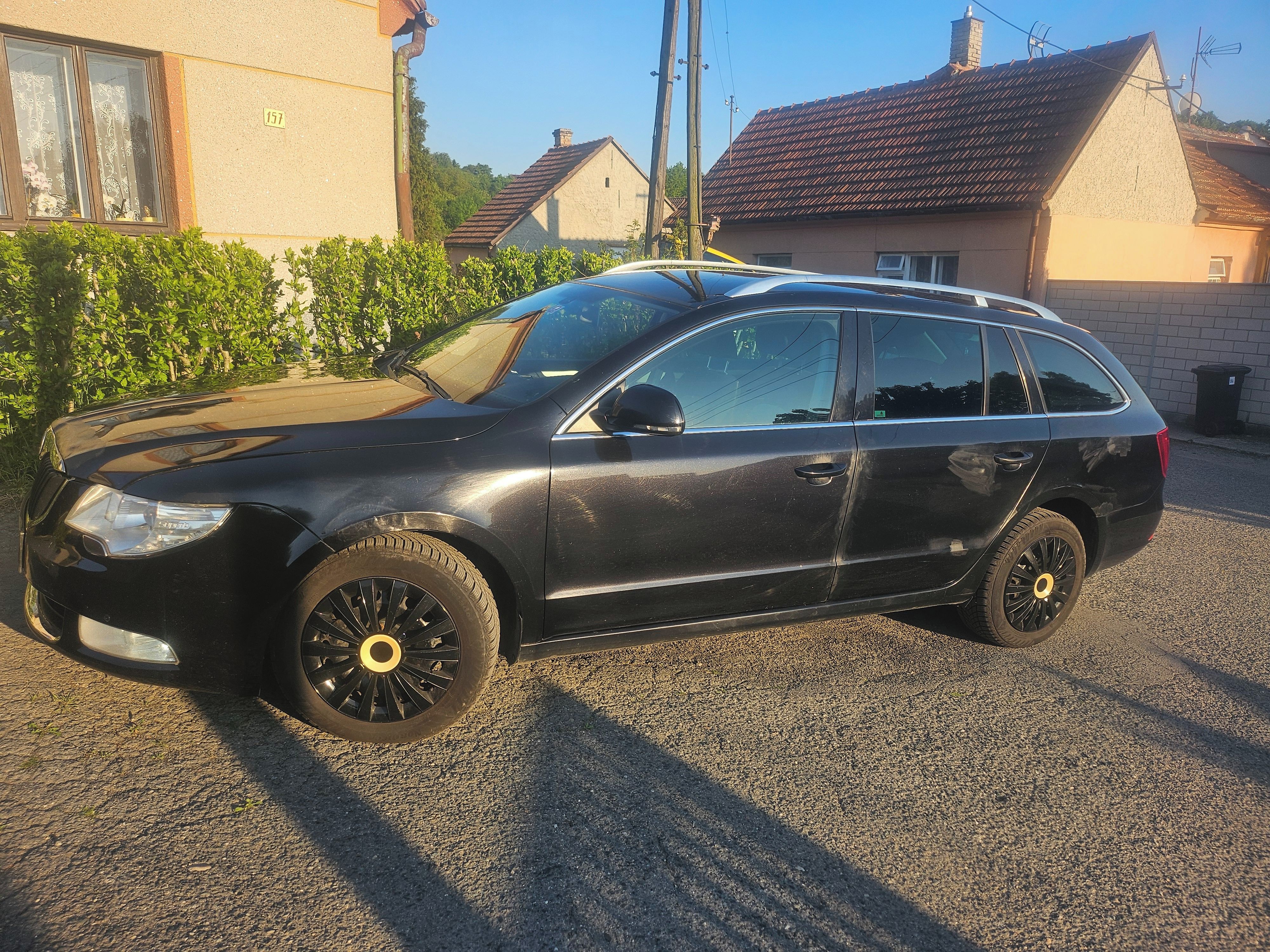 Škoda Superb, combi tdi 125kw,Tazne 2000kg - fotka 3