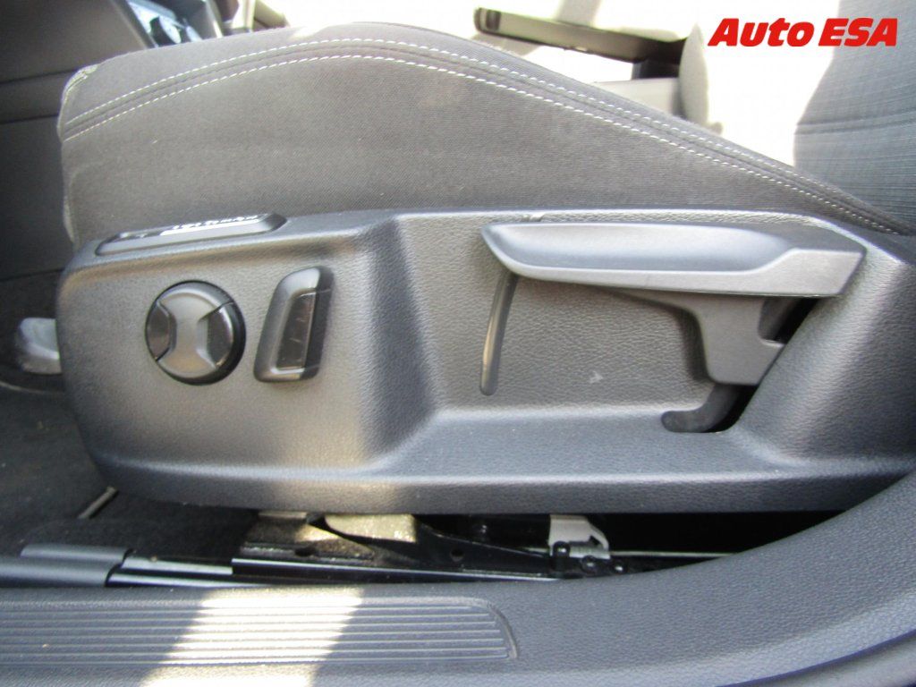Volkswagen Passat, 2.0TDi,LED,navi - fotka 5