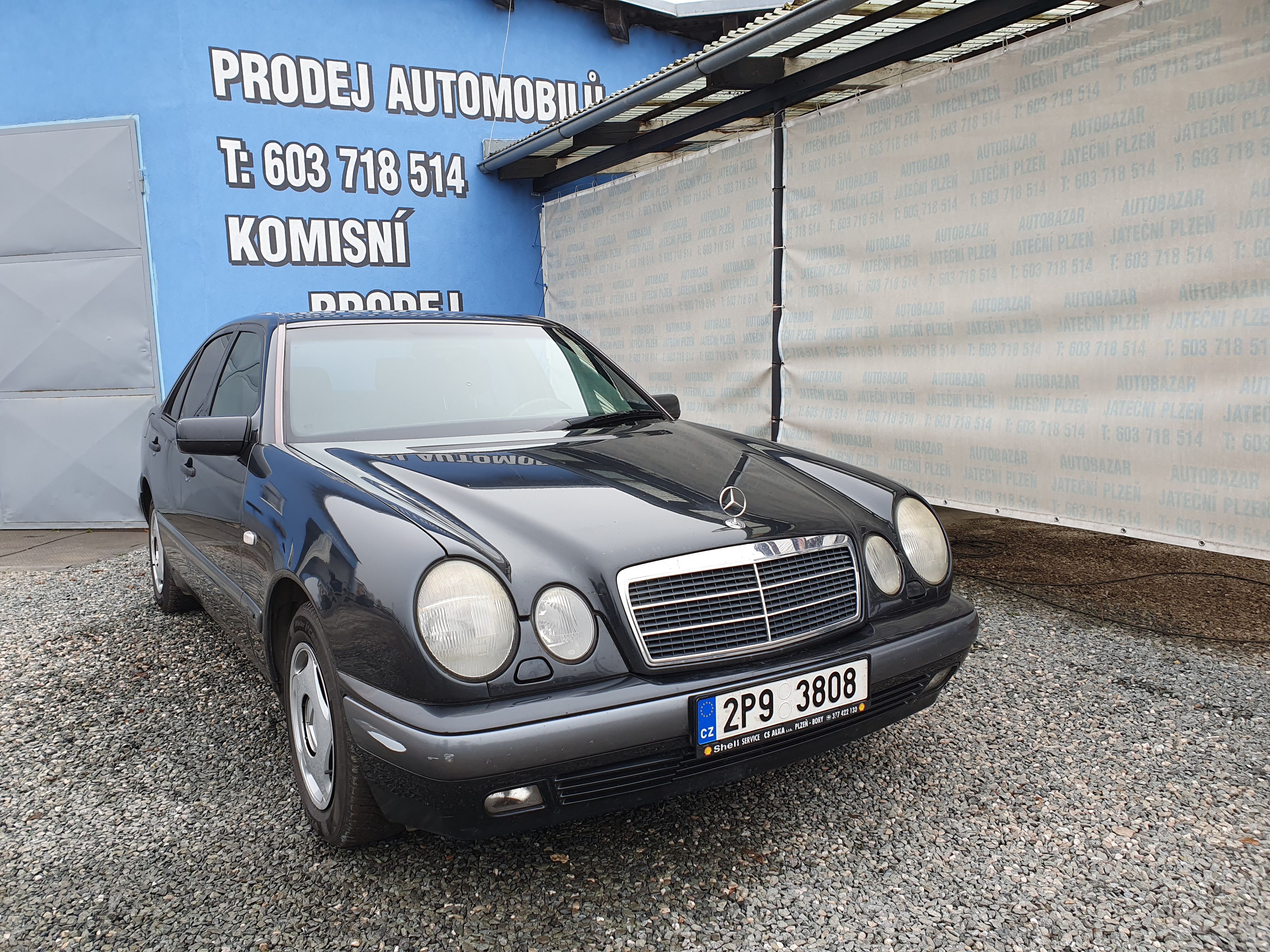 Mercedes-Benz Třídy E, E 230 110 KW - fotka 4