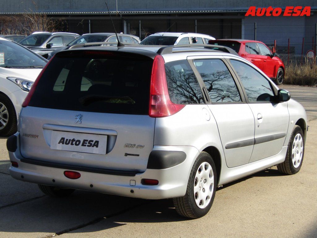 Peugeot 206, 1.4 HDi,ČR,AC,park.asist - fotka 4