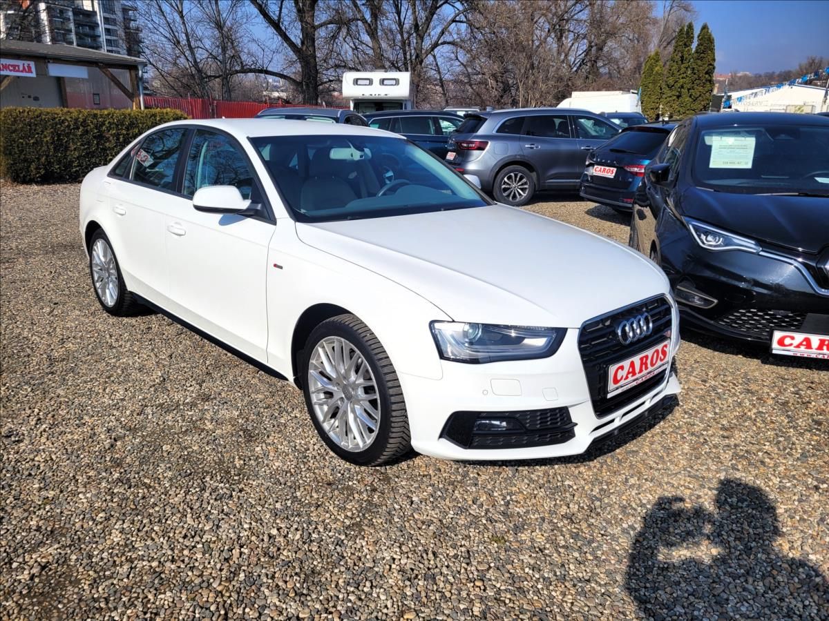 Audi A4, 2,0 TDI,S-line,navi,výhřev,xen - fotka 2