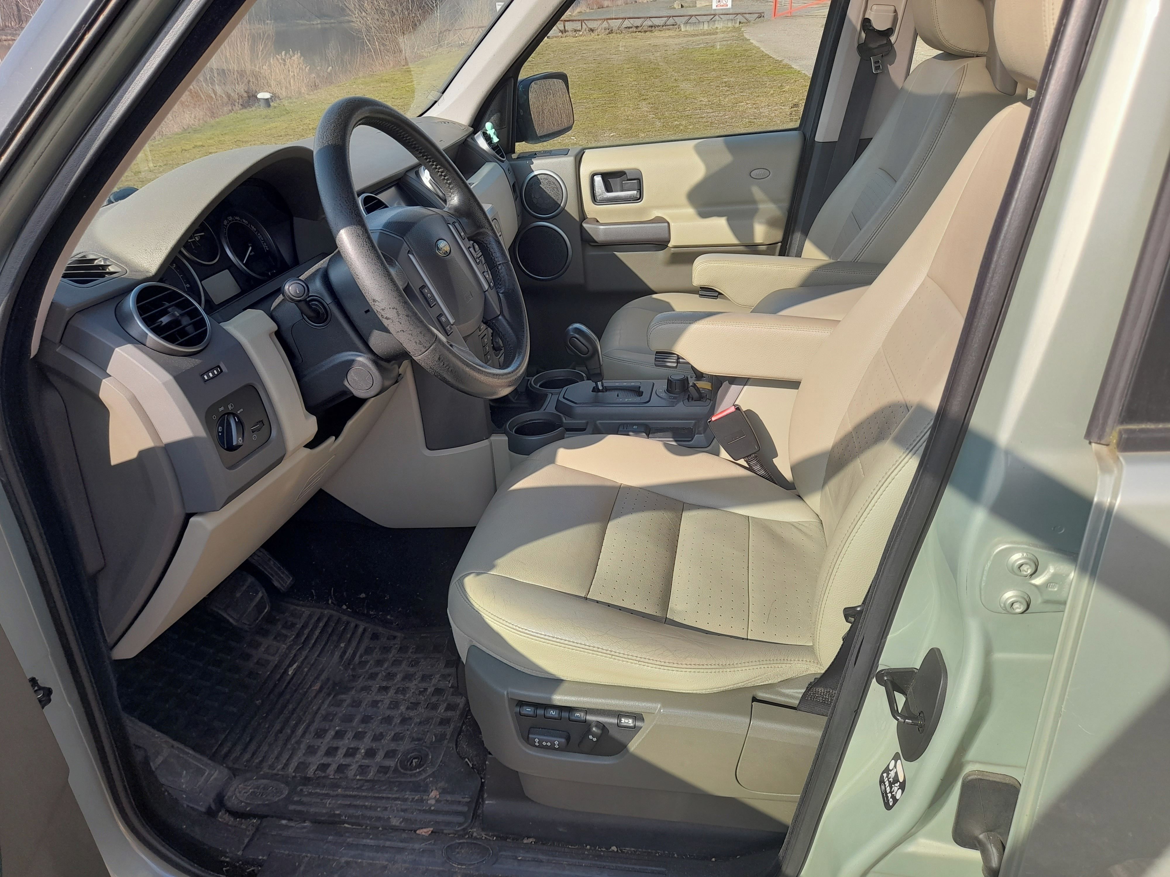 Land Rover Discovery, TDV6, 7 míst - fotka 3