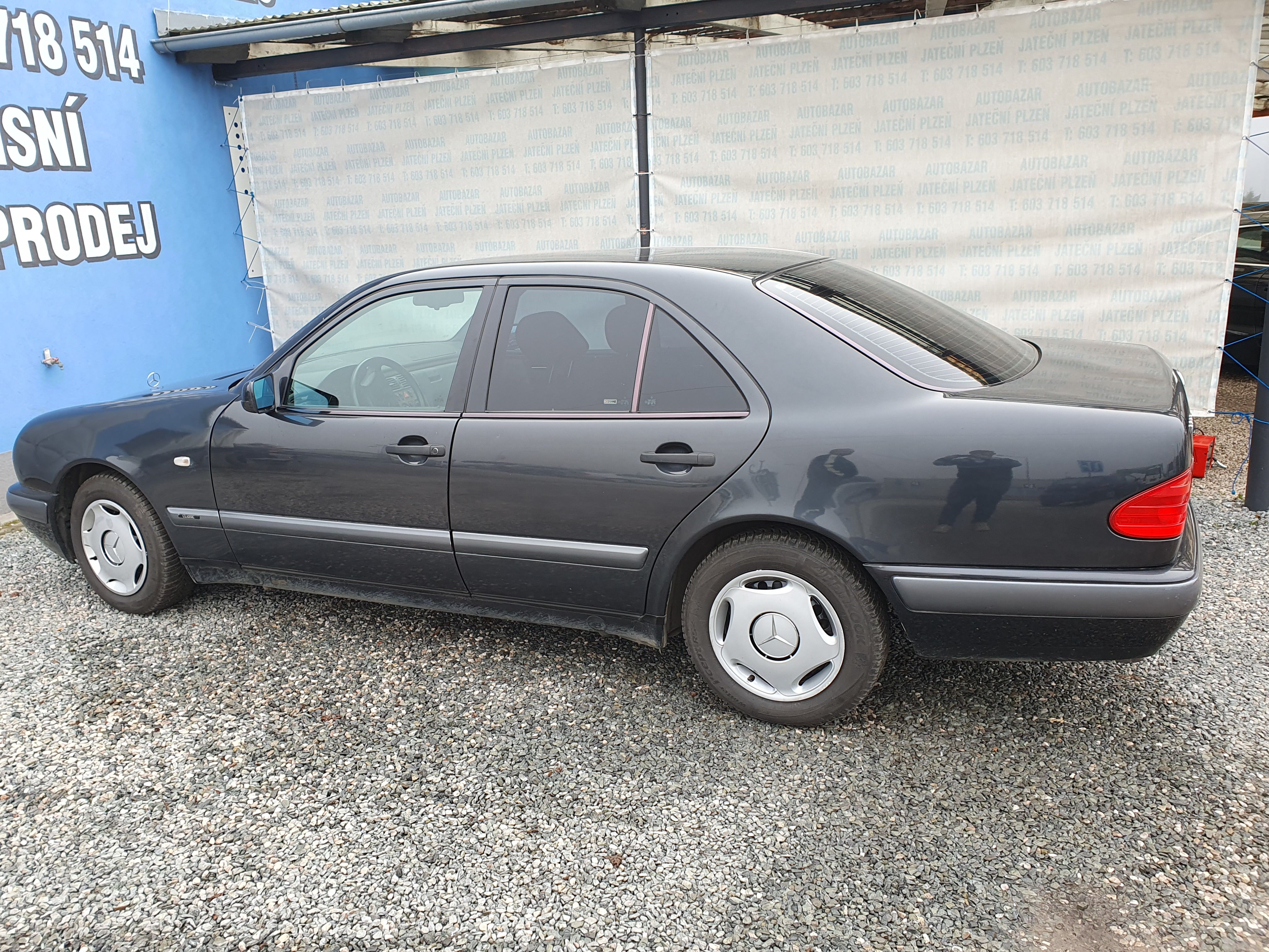Mercedes-Benz Třídy E, E 230 110 KW - fotka 6