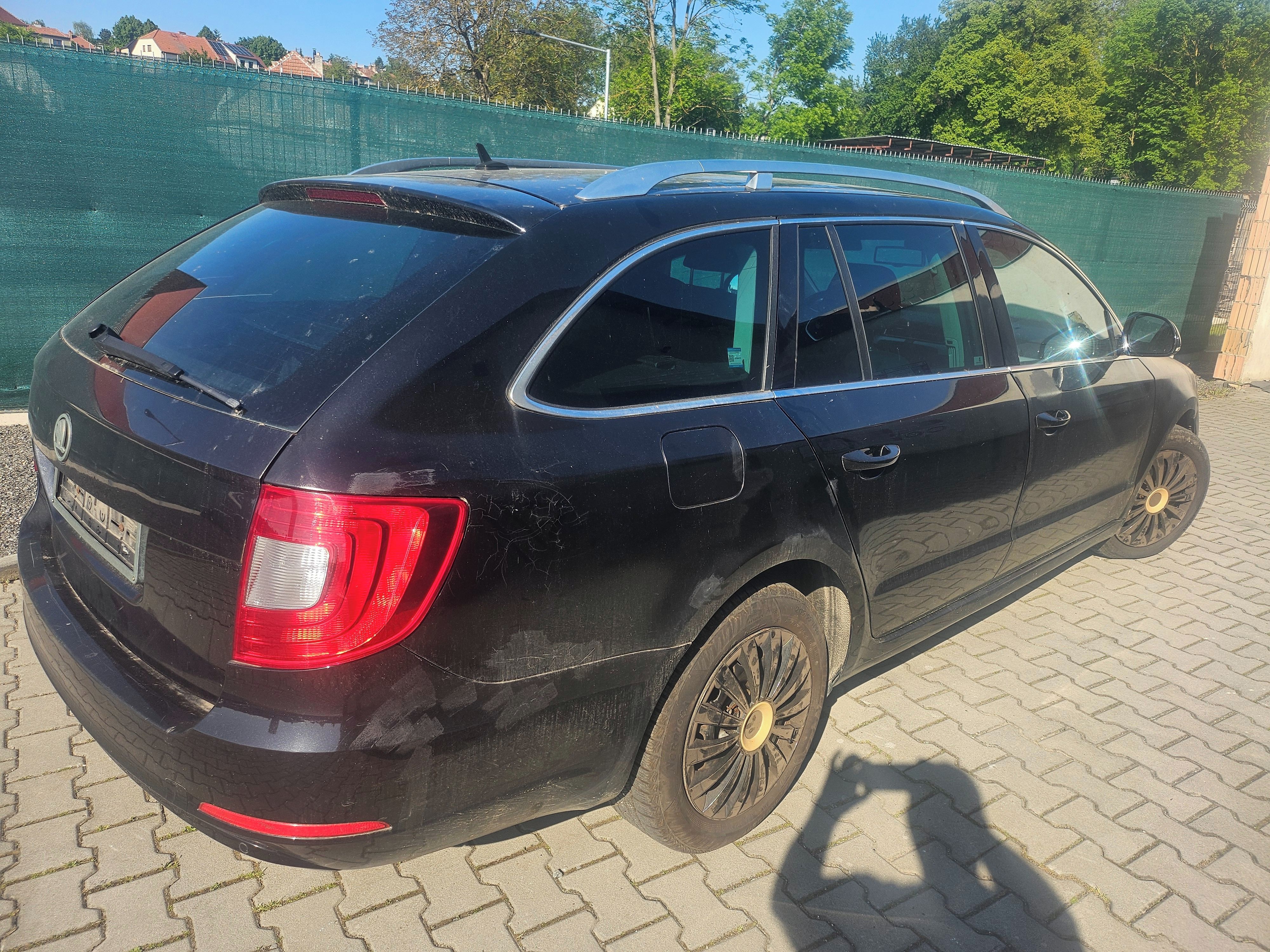 Škoda Superb, combi tdi 125kw,Tazne 2000kg - fotka 5