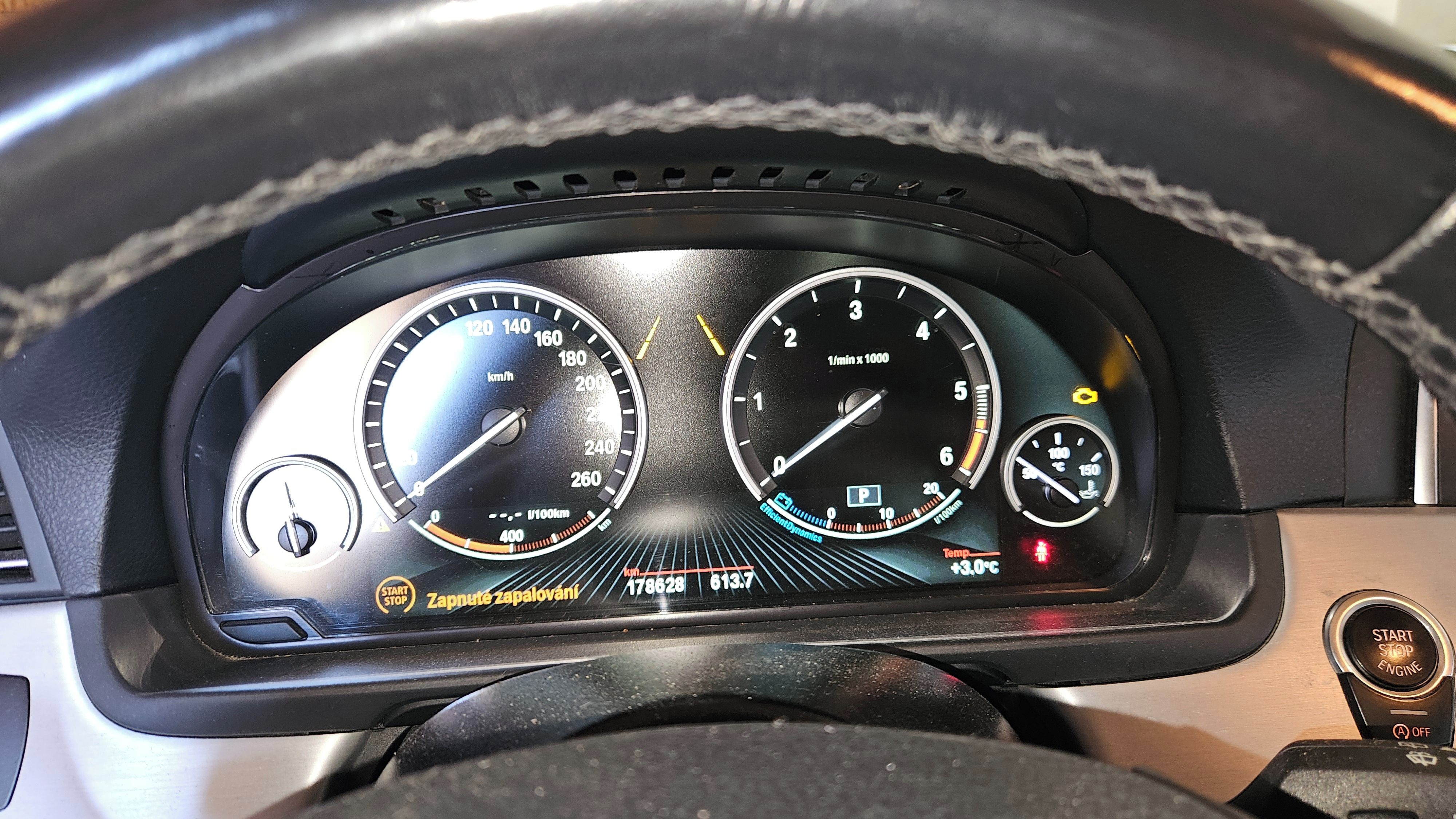 BMW Řada 5, 520d F11, luxury line,serviska - fotka 2