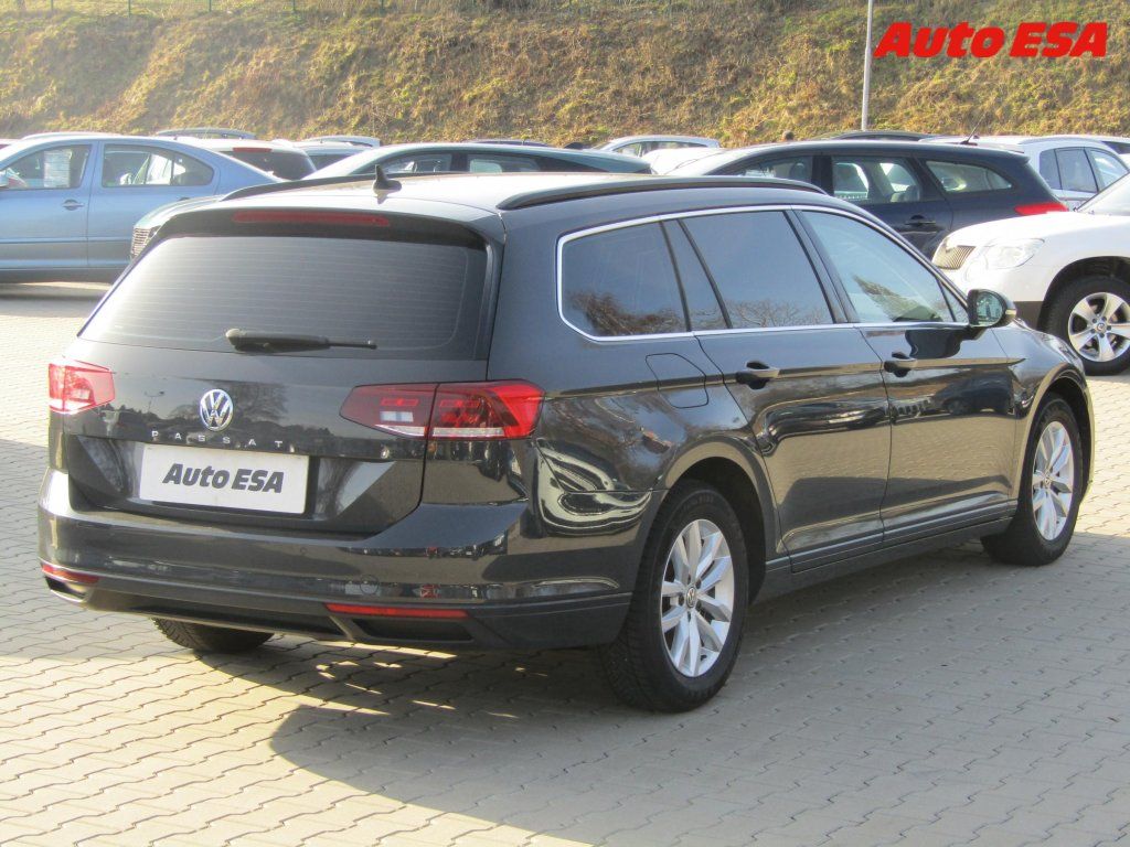 Volkswagen Passat, 2.0TDi,LED,navi - fotka 4