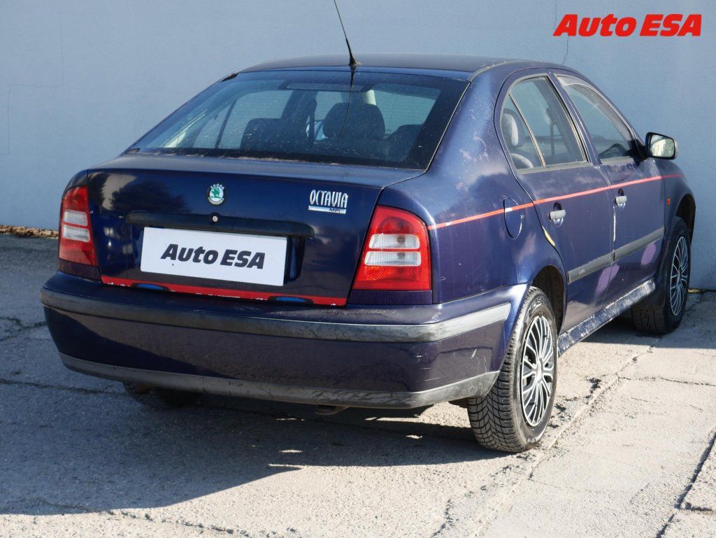 Škoda Octavia, 1.6i - fotka 6