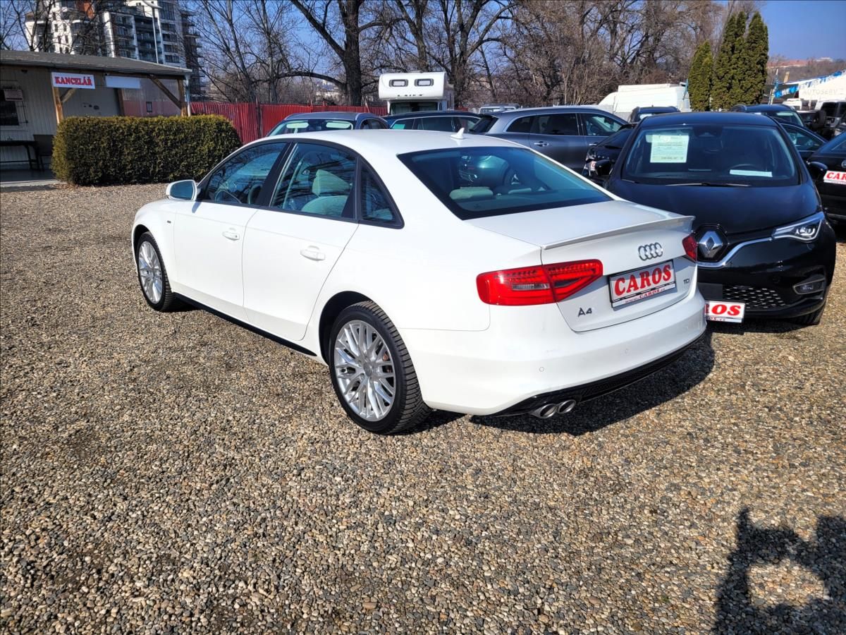 Audi A4, 2,0 TDI,S-line,navi,výhřev,xen - fotka 5