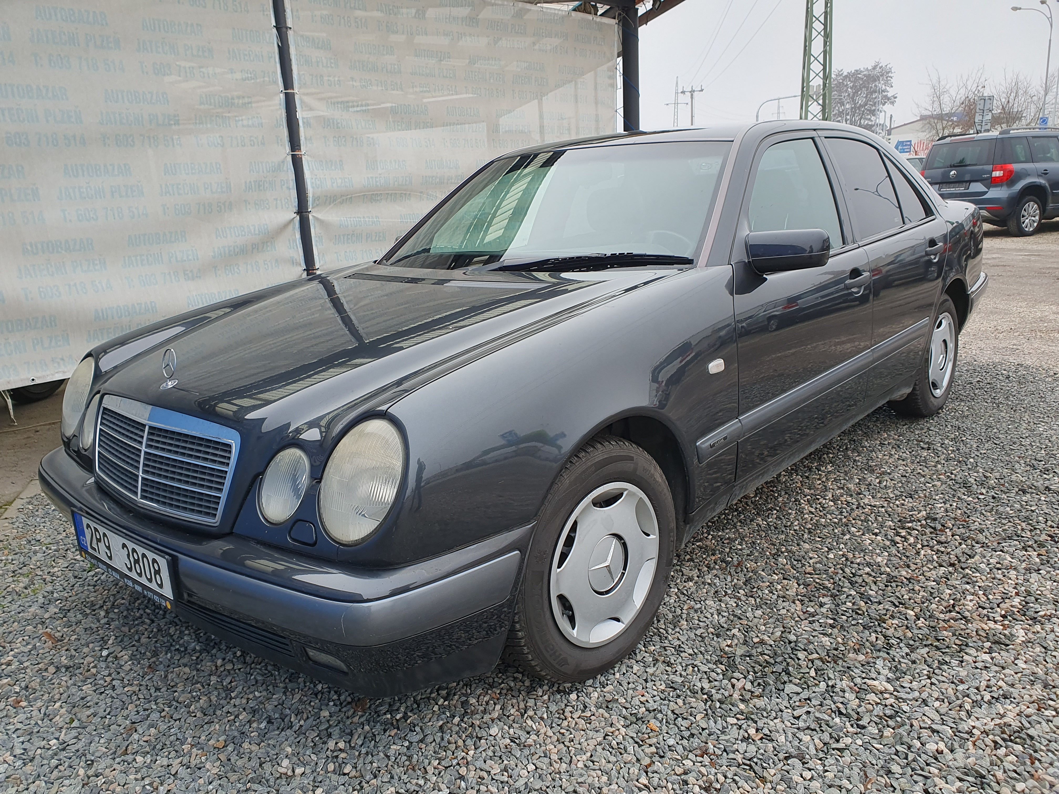 Mercedes-Benz Třídy E, E 230 110 KW - fotka 5