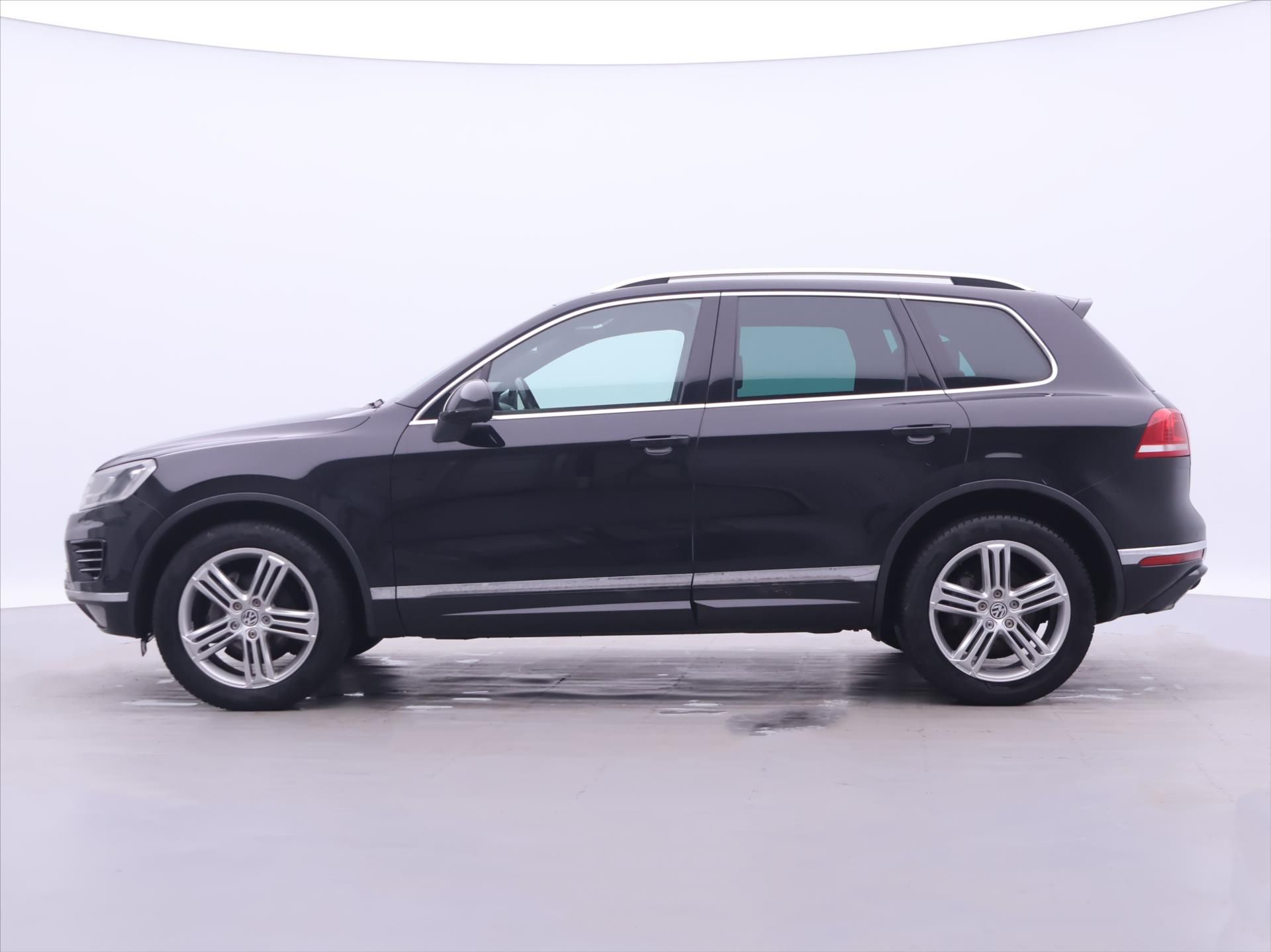 Volkswagen Touareg, 3,0 TDI V6 DSG R-LINE CZ 4M - fotka 4
