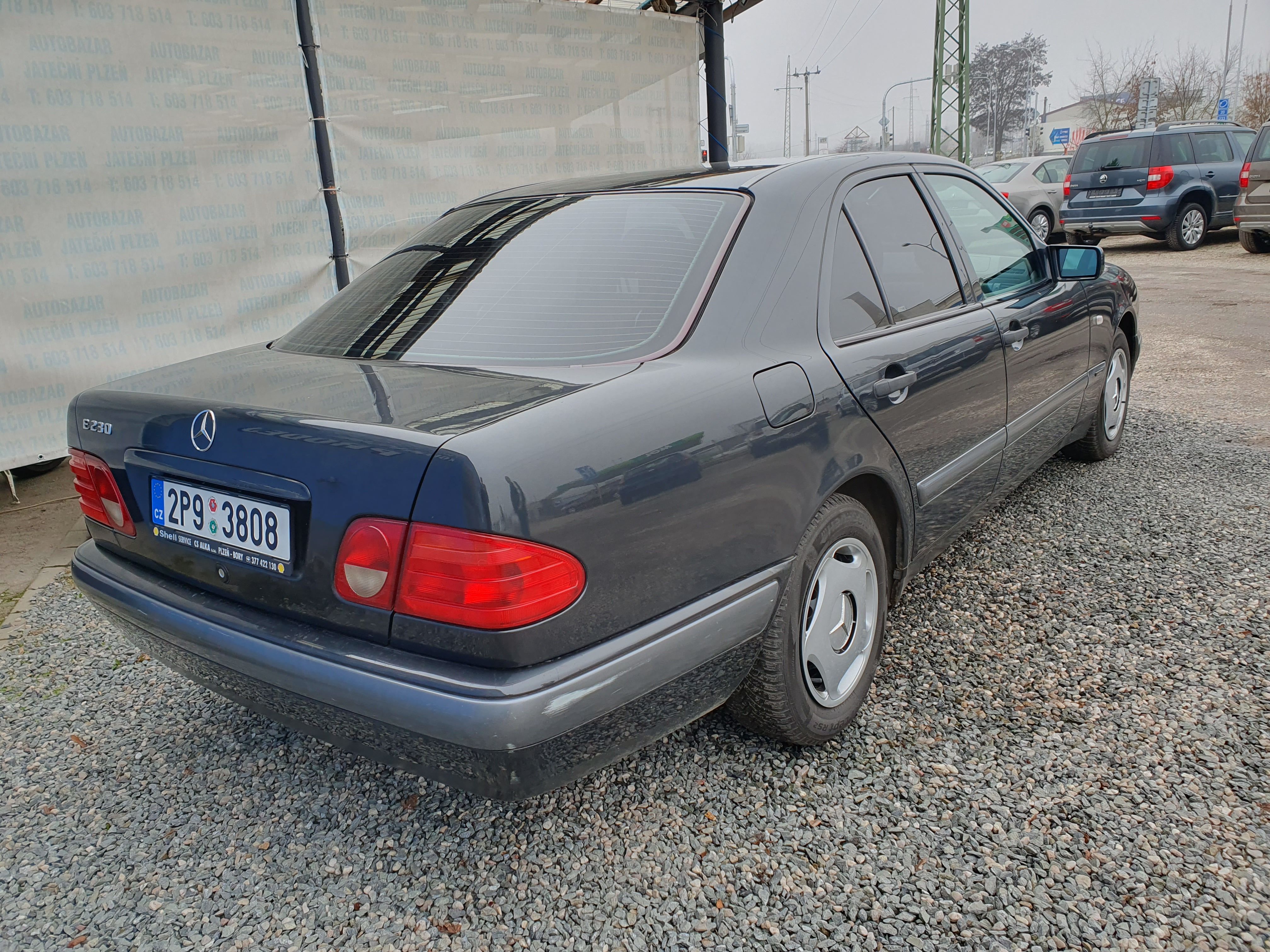 Mercedes-Benz Třídy E, E 230 110 KW - fotka 3