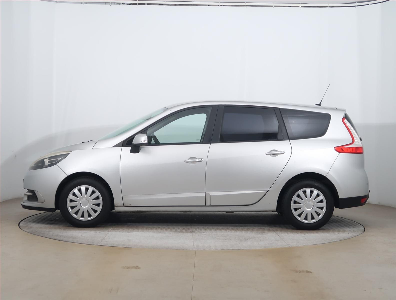 Renault Grand Scénic, 1.5 dCi, Automatická klima - fotka 3