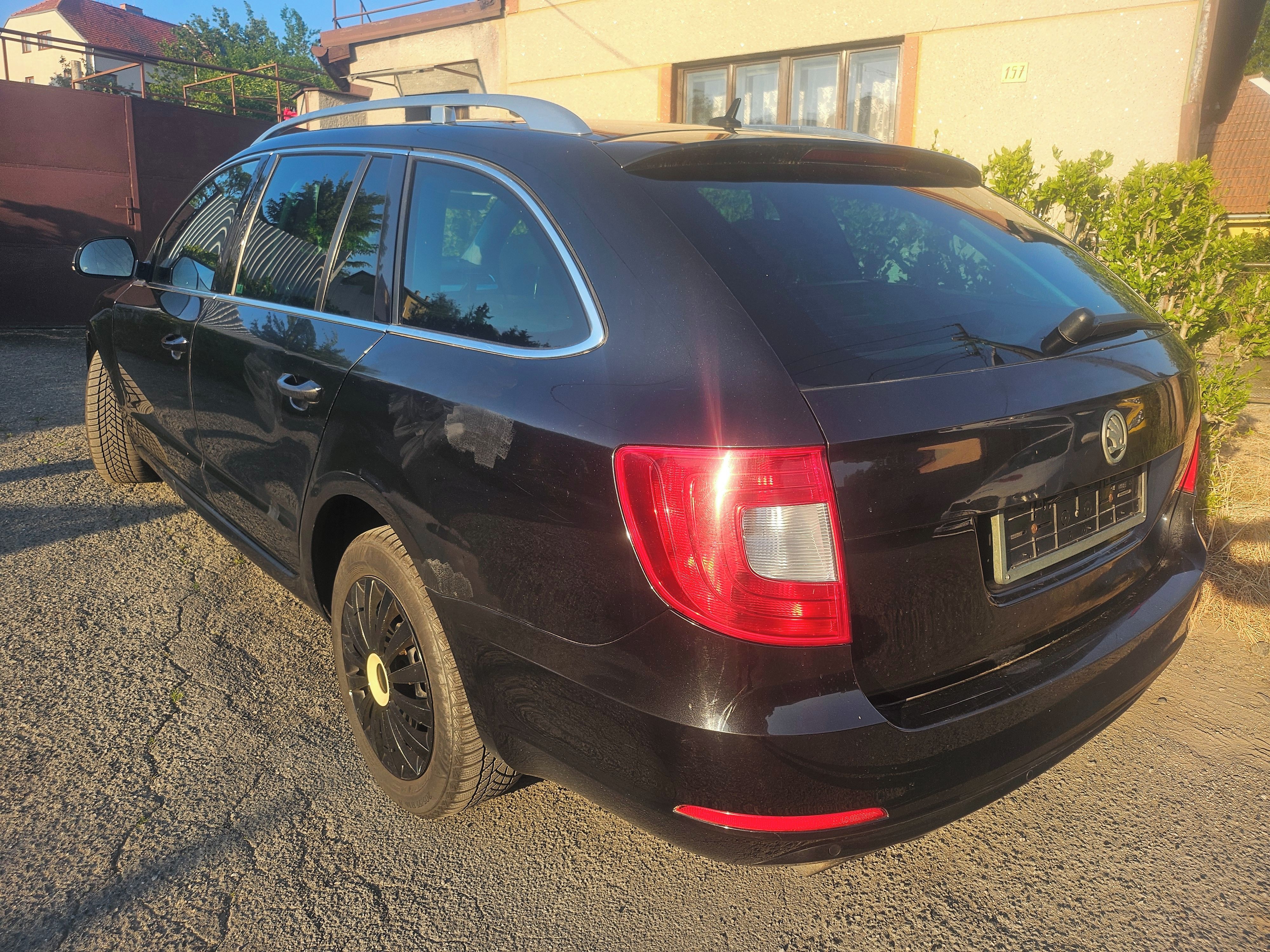 Škoda Superb, combi tdi 125kw,Tazne 2000kg - fotka 4
