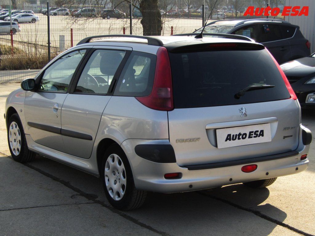 Peugeot 206, 1.4 HDi,ČR,AC,park.asist - fotka 6